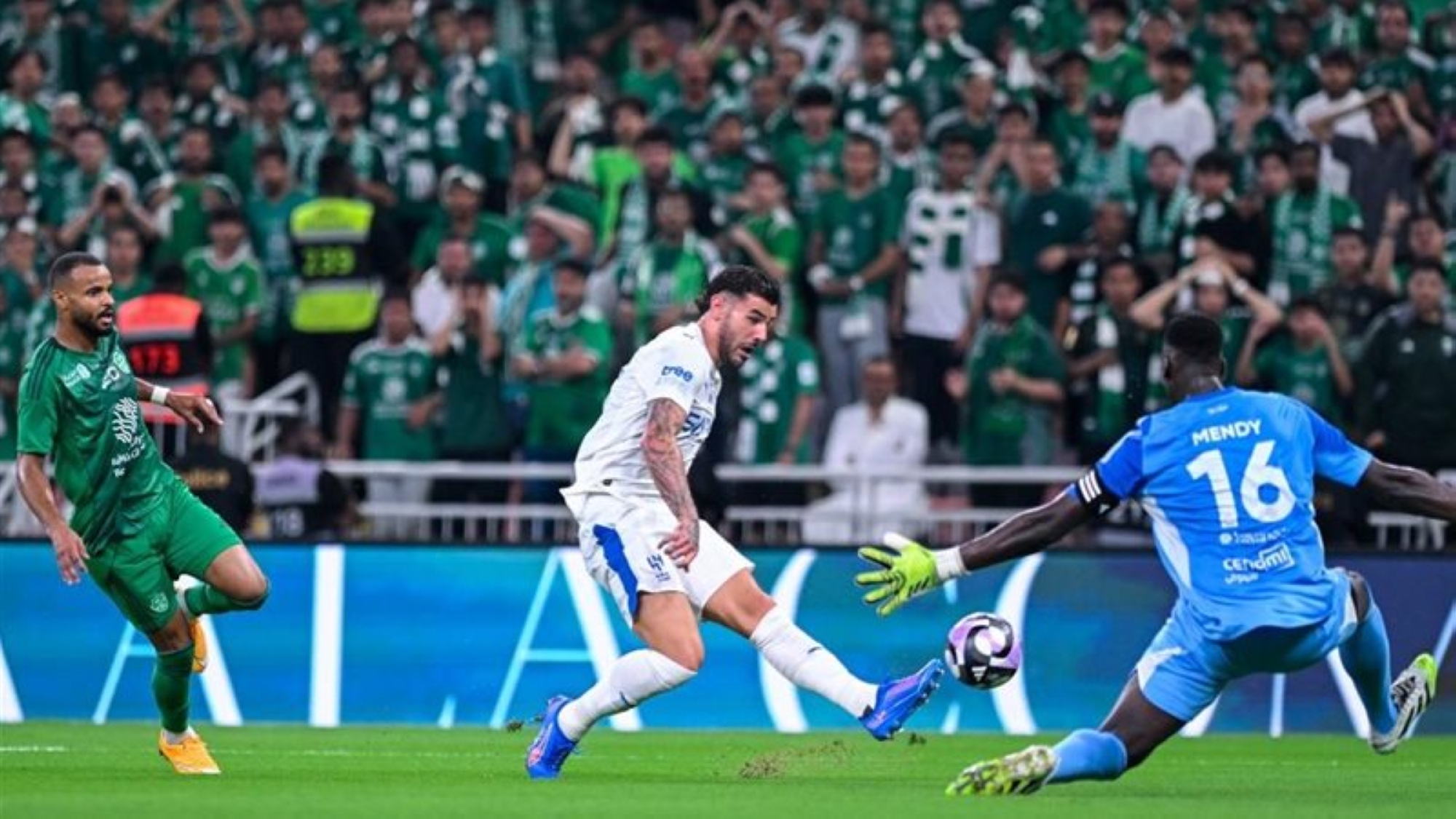 الهلال والأهلي.. أرقام تشعل الكلاسيكو