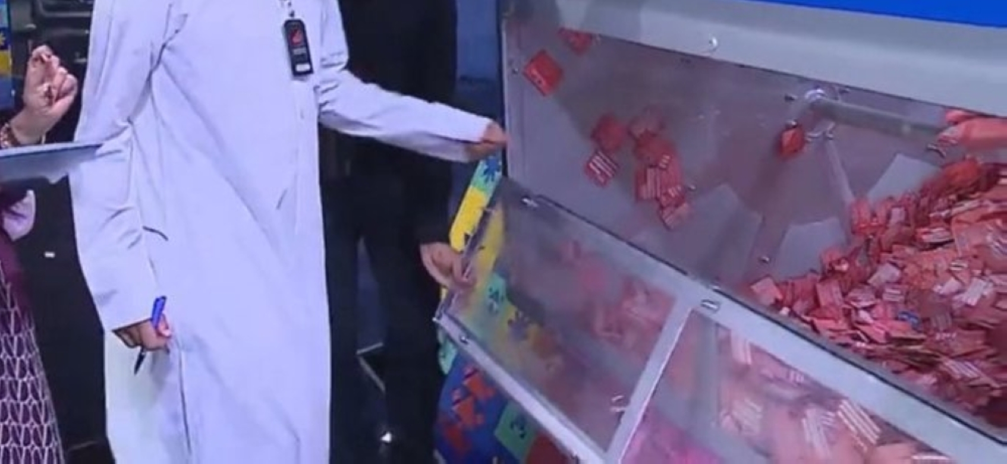 الكويت: السجن 10 سنوات لـ19 متهماً بقضية "السحوبات"