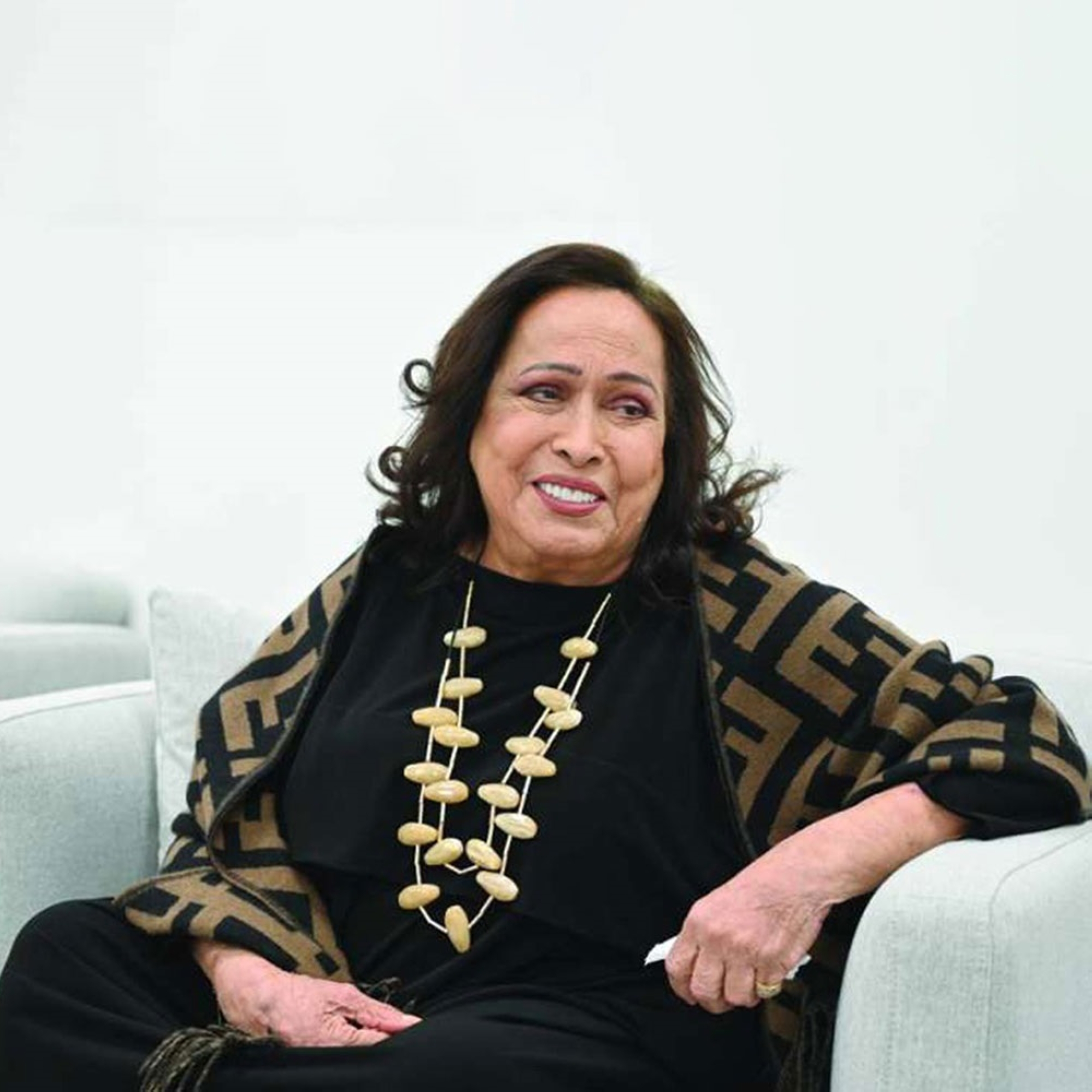 الفنانة حياة الفهد تعود إلى الكويت لاستكمال علاجها