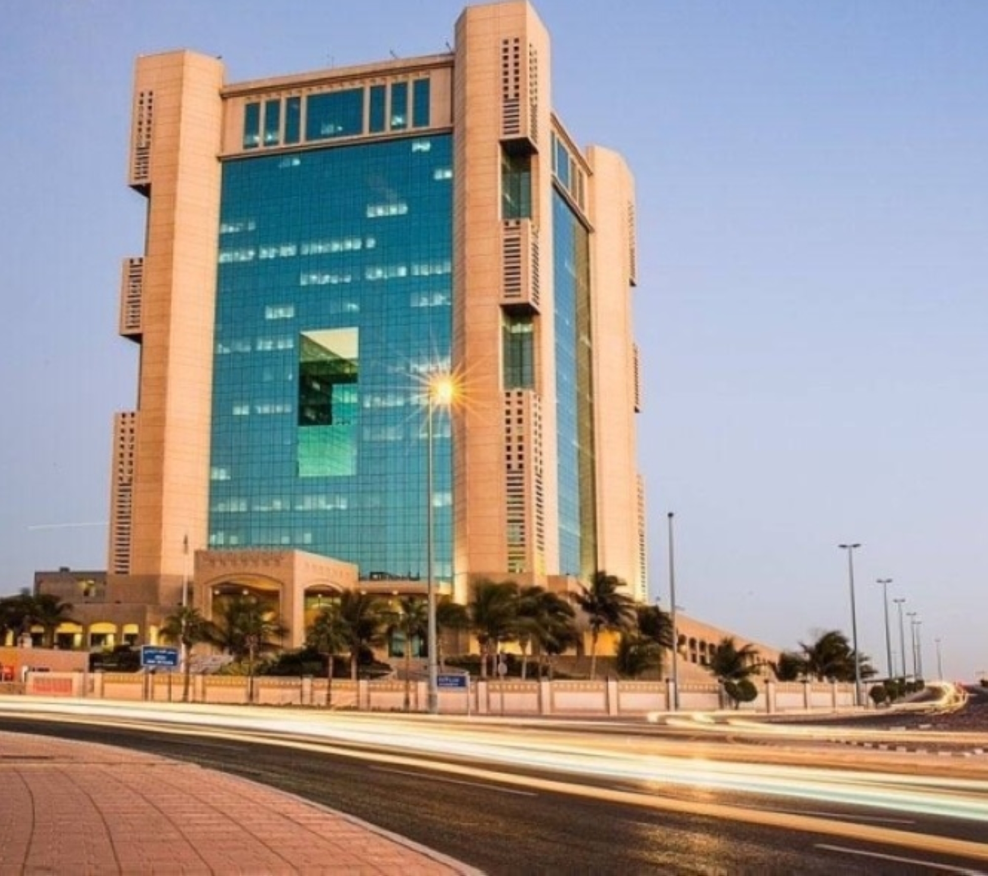 إتلاف 5 أطنان لحوم وأغذية فاسدة بجدة