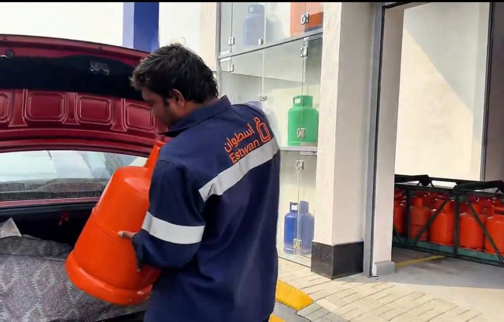 مستودعات الغاز بنظام "طلبات السيارة" لأول مرة بالشرقية