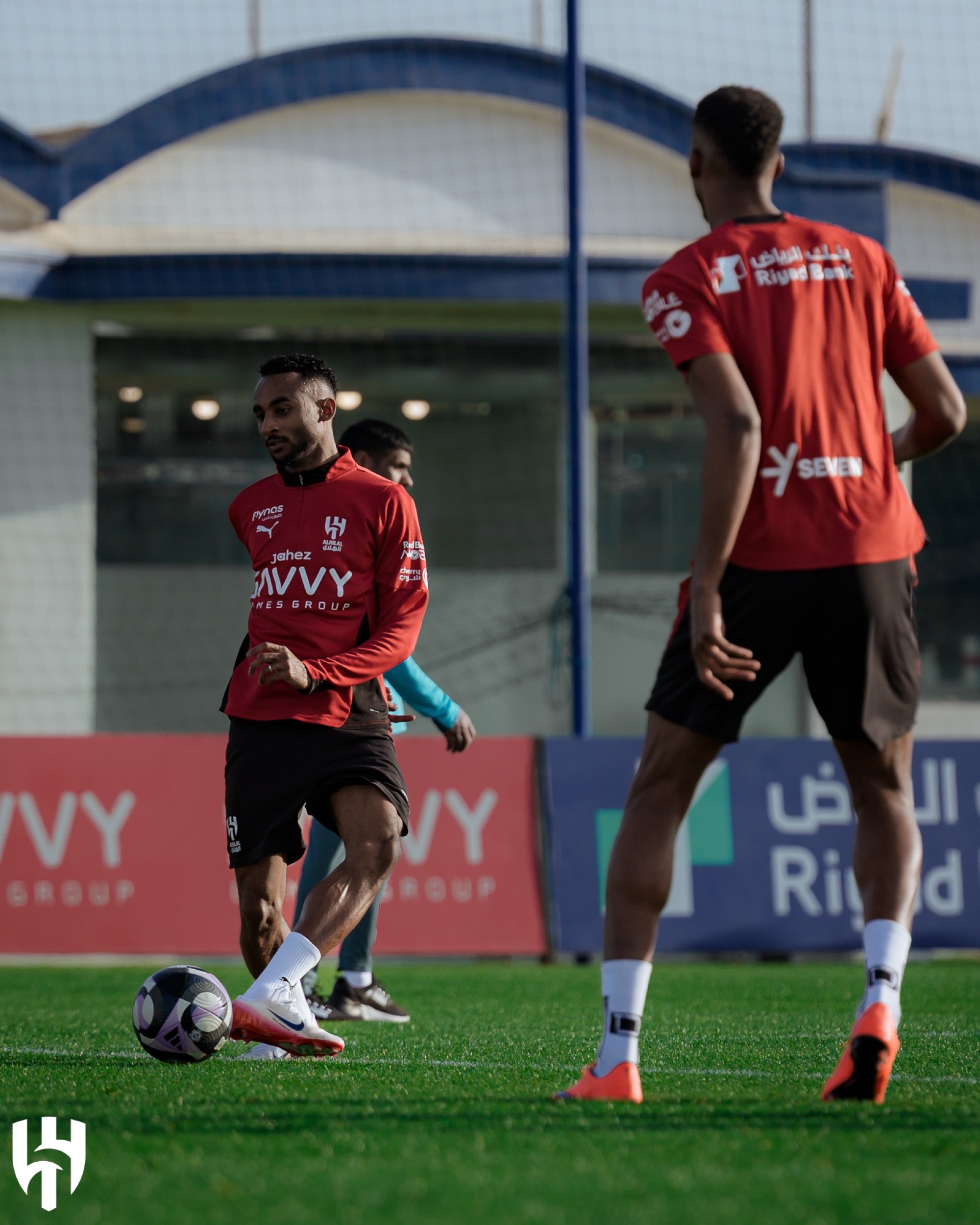 متعب الحربي يشارك جزئيًا في تدريبات الهلال قبل مواجهة الاتفاق