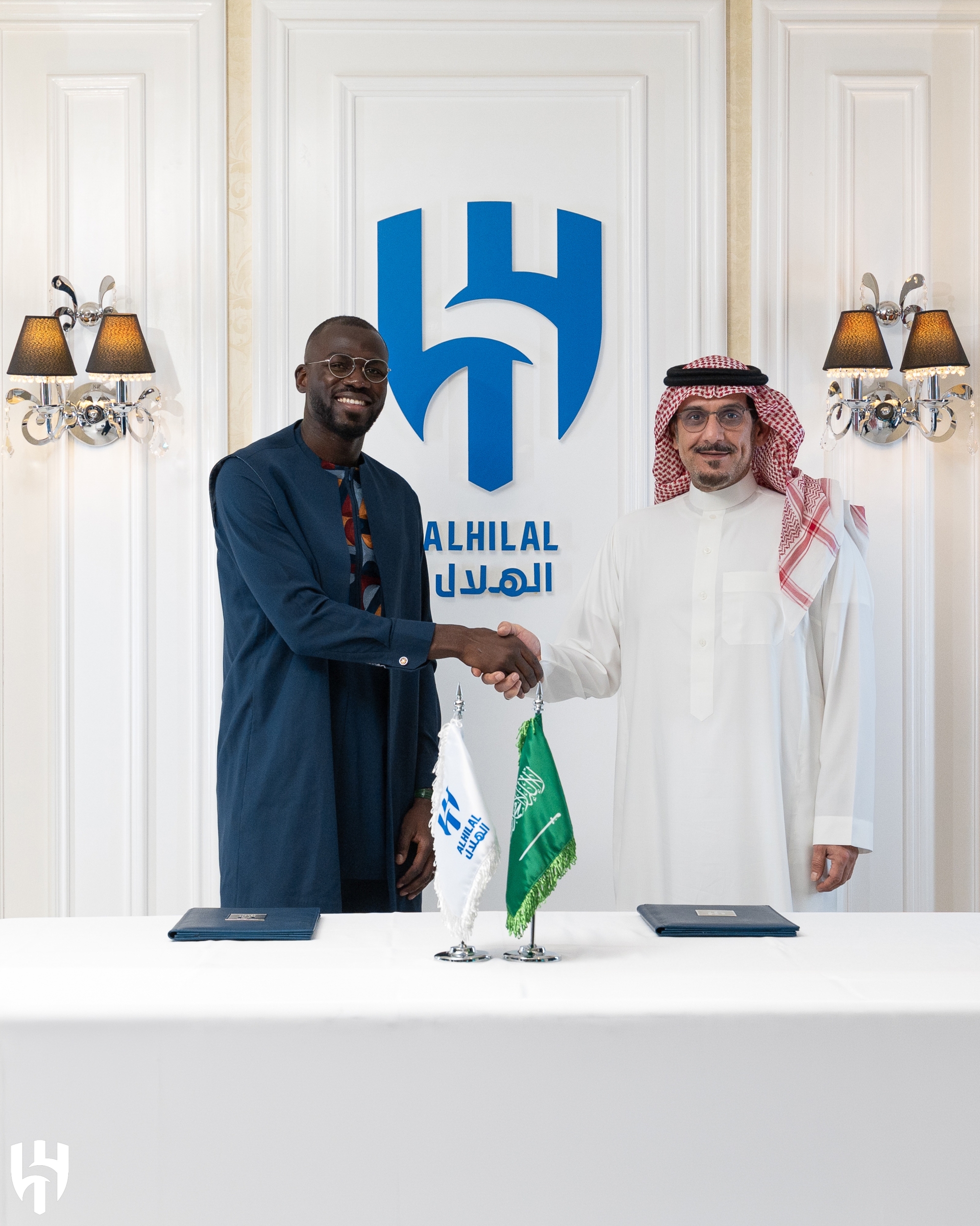 أول رسالة من كوليبالي بعد تجديد تعاقده مع الهلال