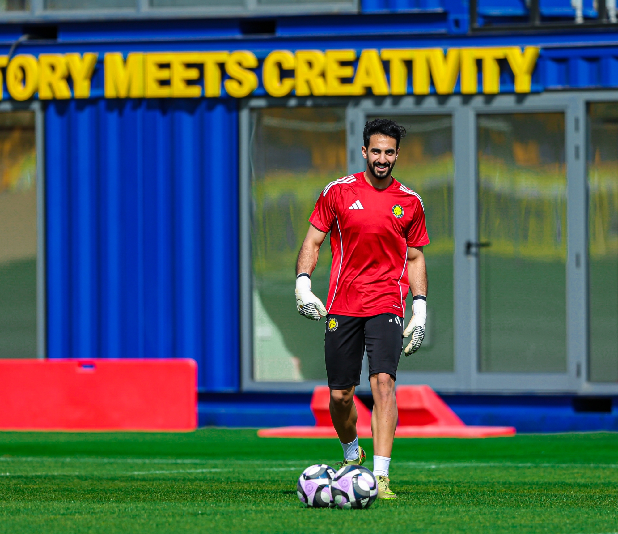وكيل نواف العقيدي يرد على أنباء رحيله من النصر
