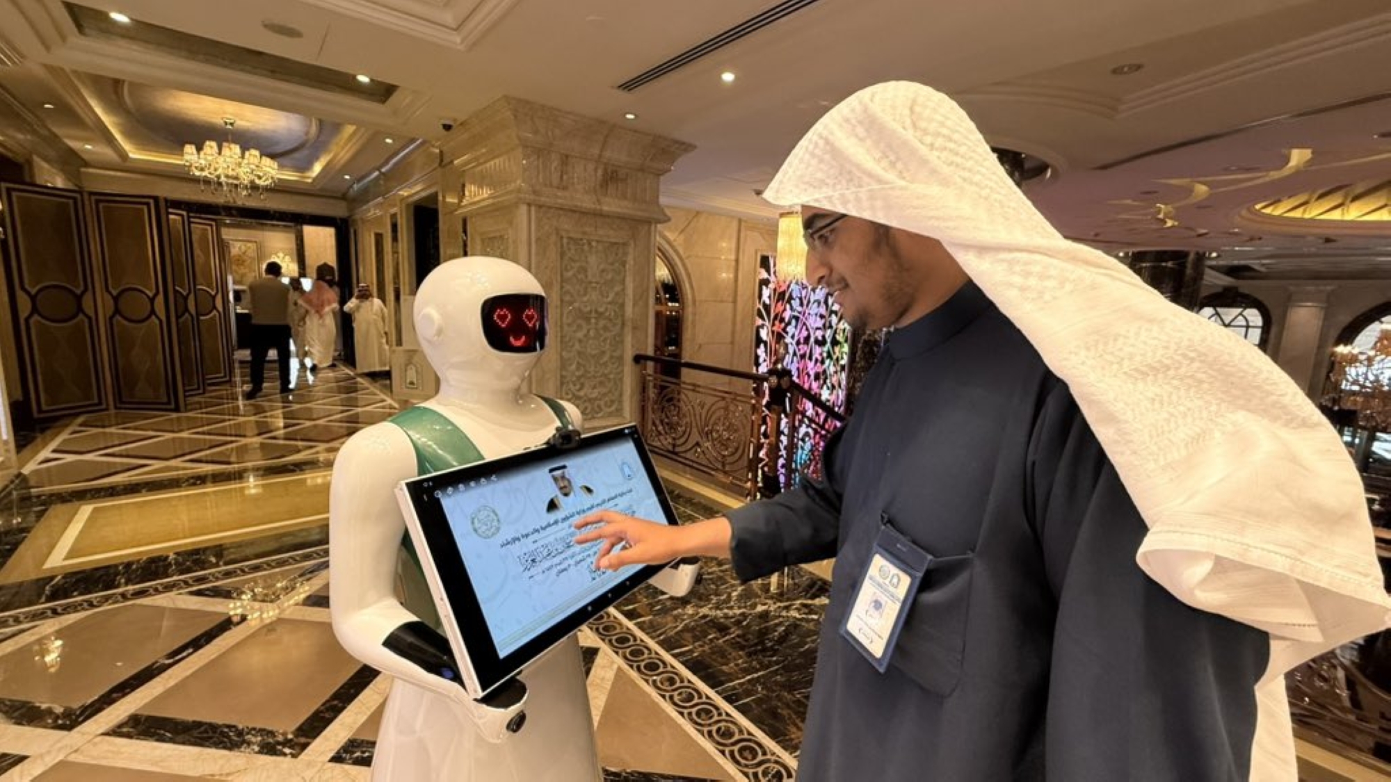 روبوتات ذكية لخدمة المشاركين بمسابقة الملك سلمان لحفظ القرآن