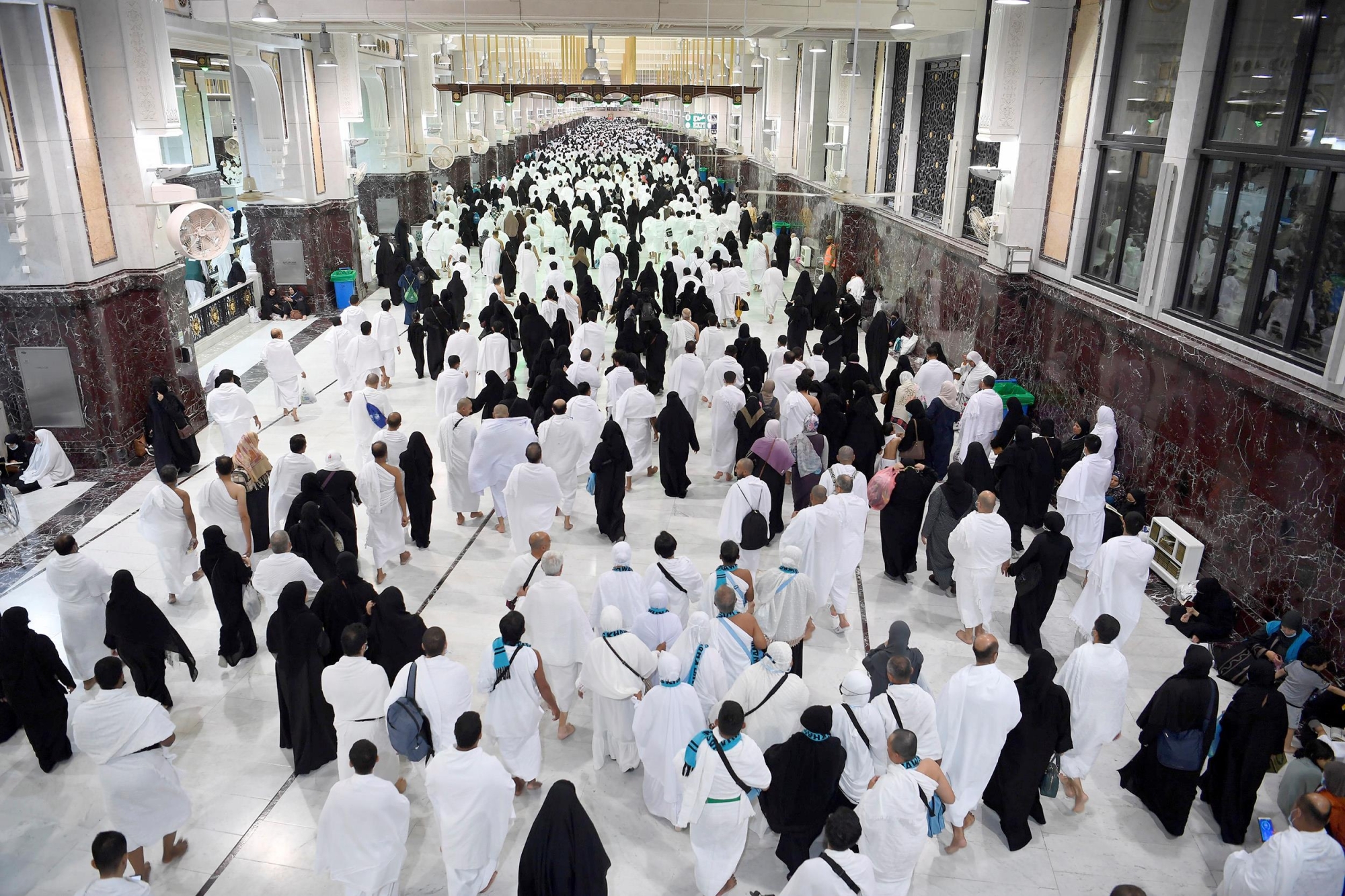 "الداخلية" تصدر دليلاً إرشادياً للمعتمرين في رمضان