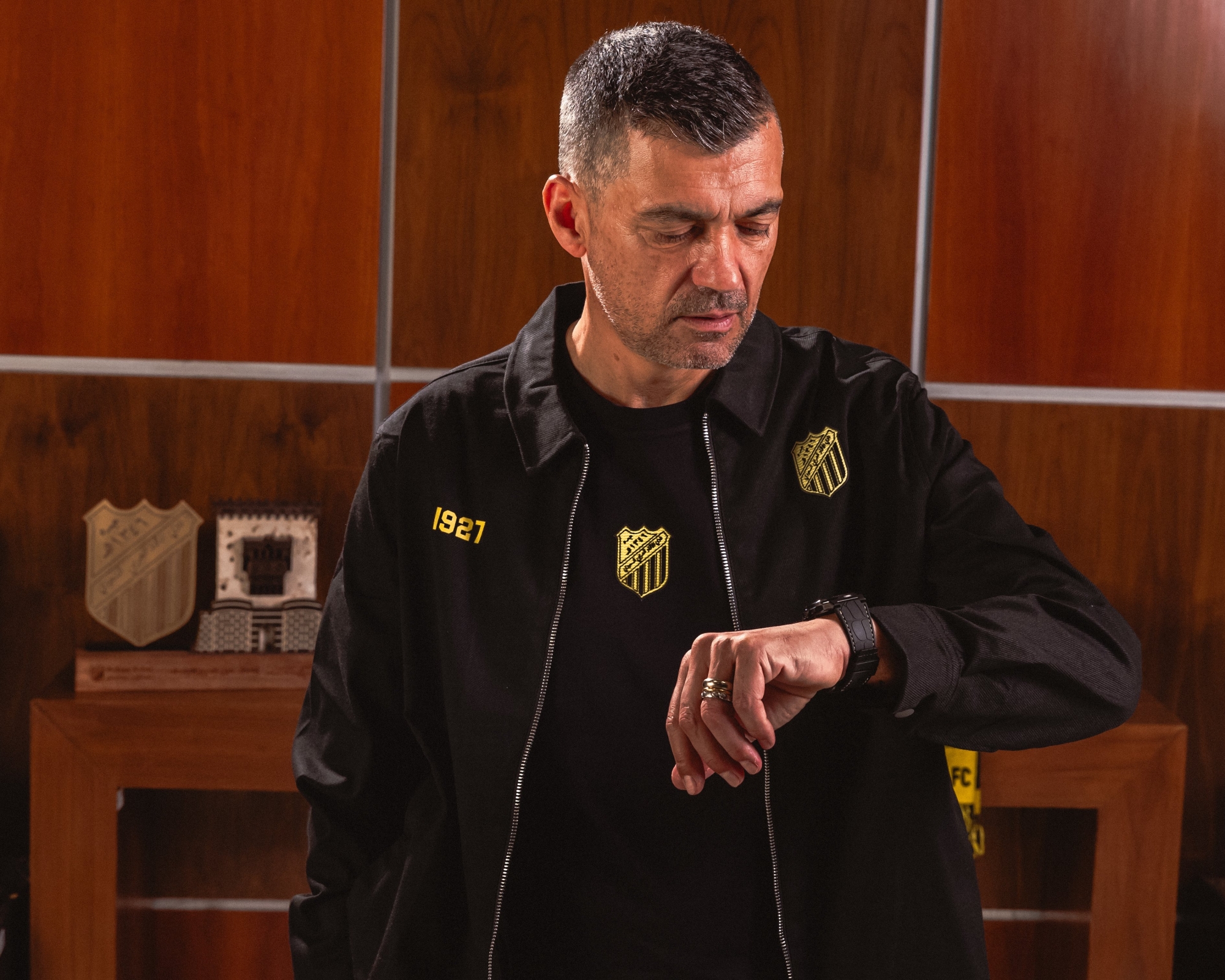 كونسيساو: الطرد صعّب اللقاء.. ولاعبو الاتحاد أجادوا أمام الهلال