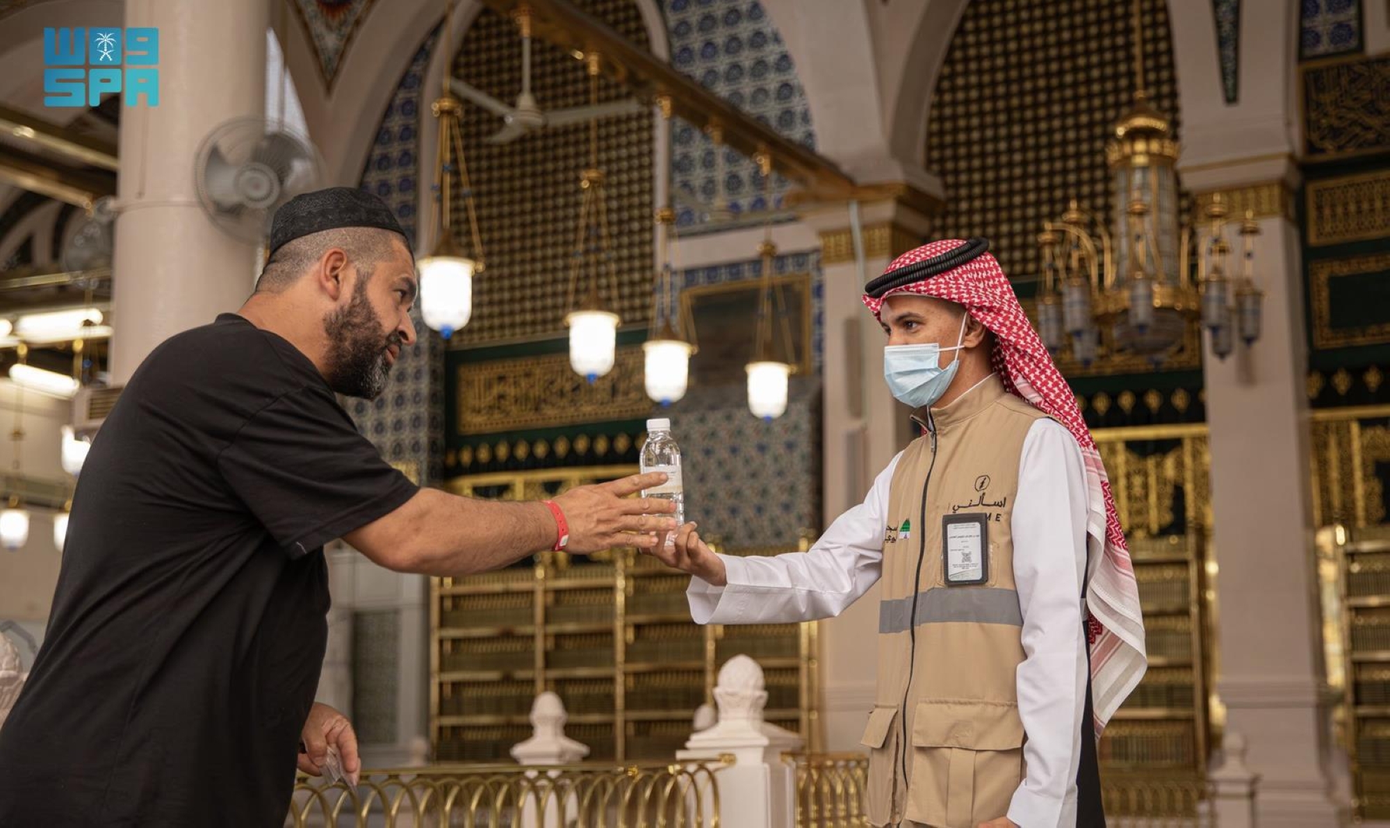 2.2 مليون عبوة "زمزم" جاهزة لضيوف الرحمن في رمضان