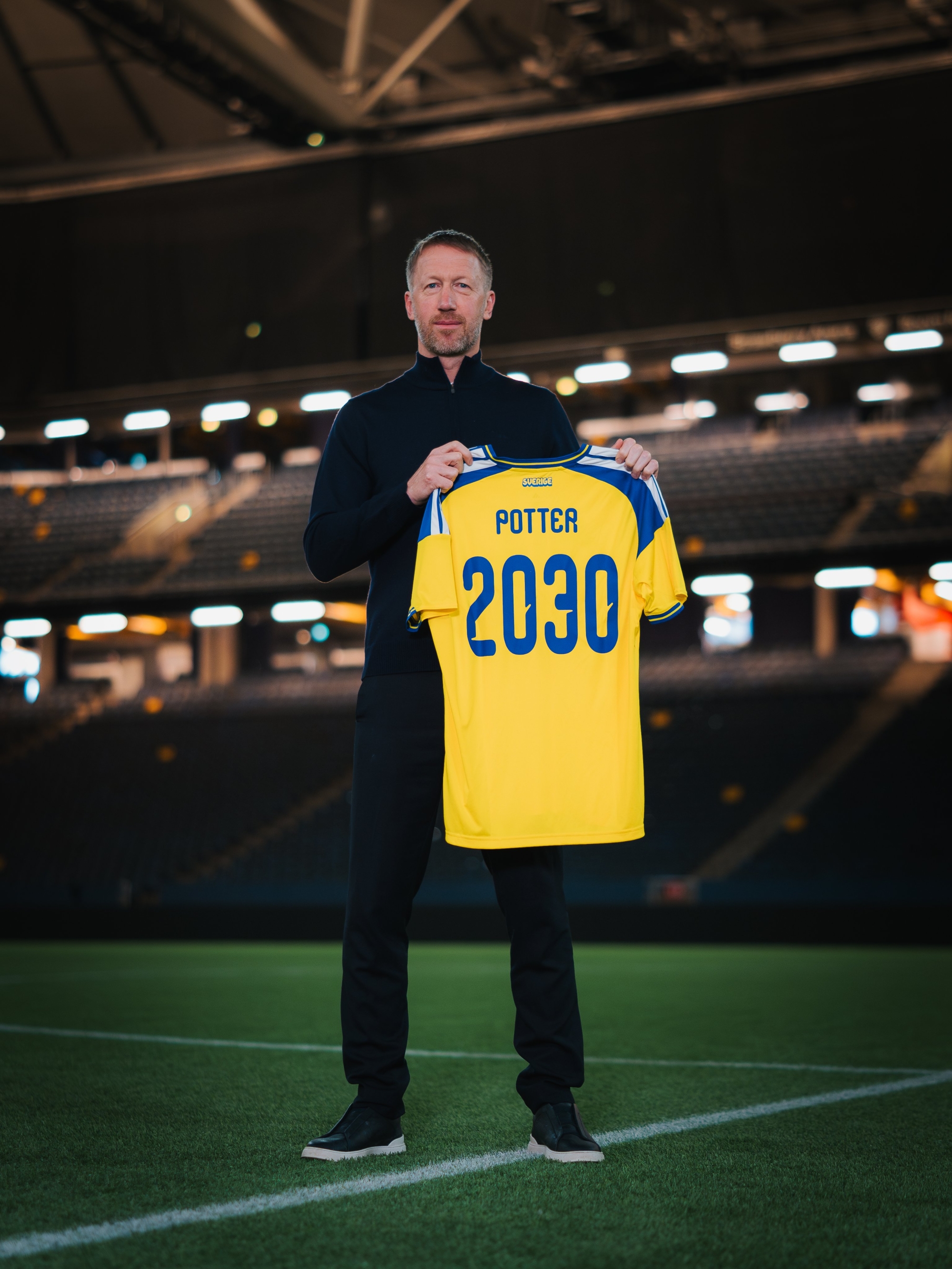 الاتحاد السويدي يمدد عقد غراهام بوتر حتى 2030