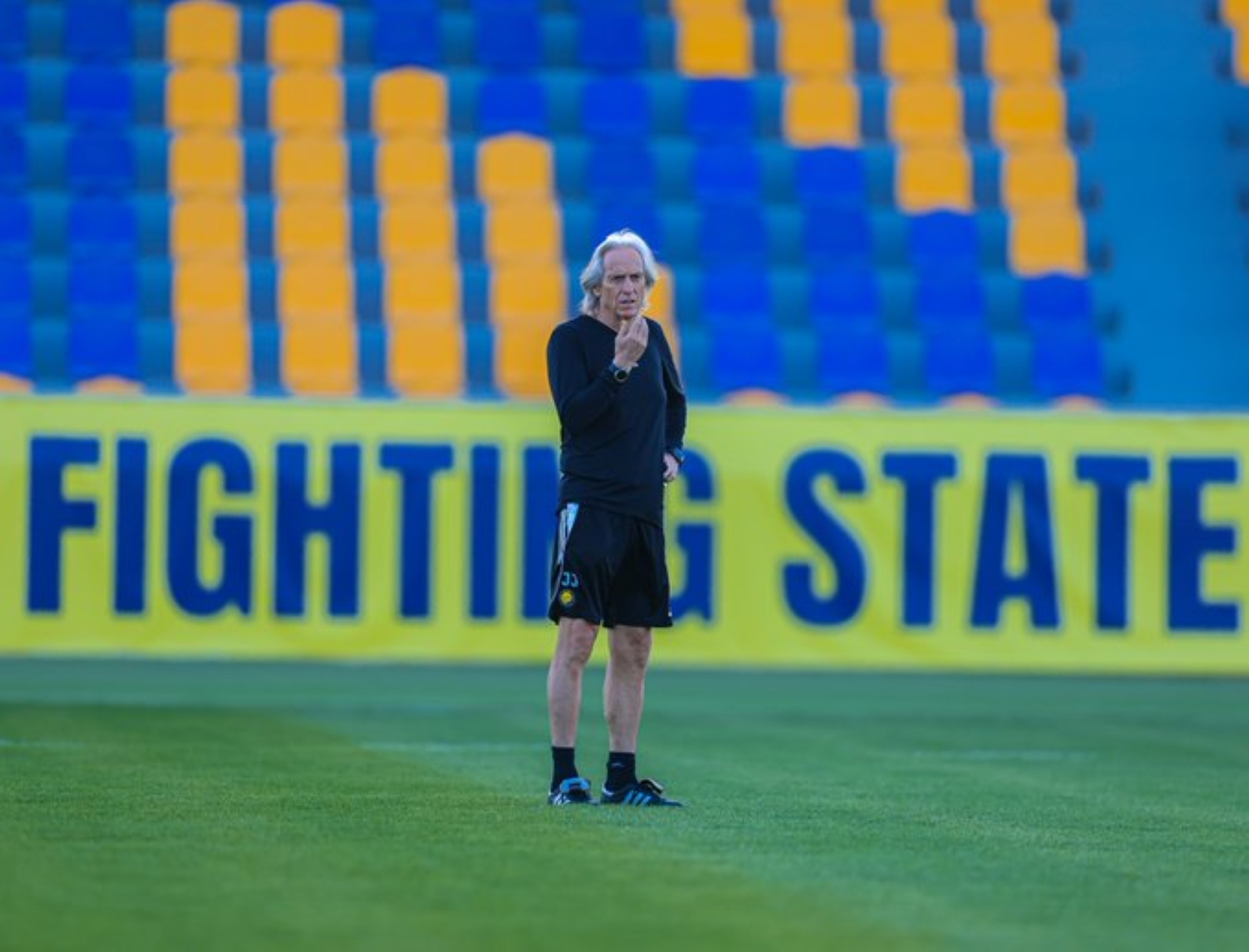 حقيقة مفاوضات فلامنغو مع جيسوس مدرب النصر