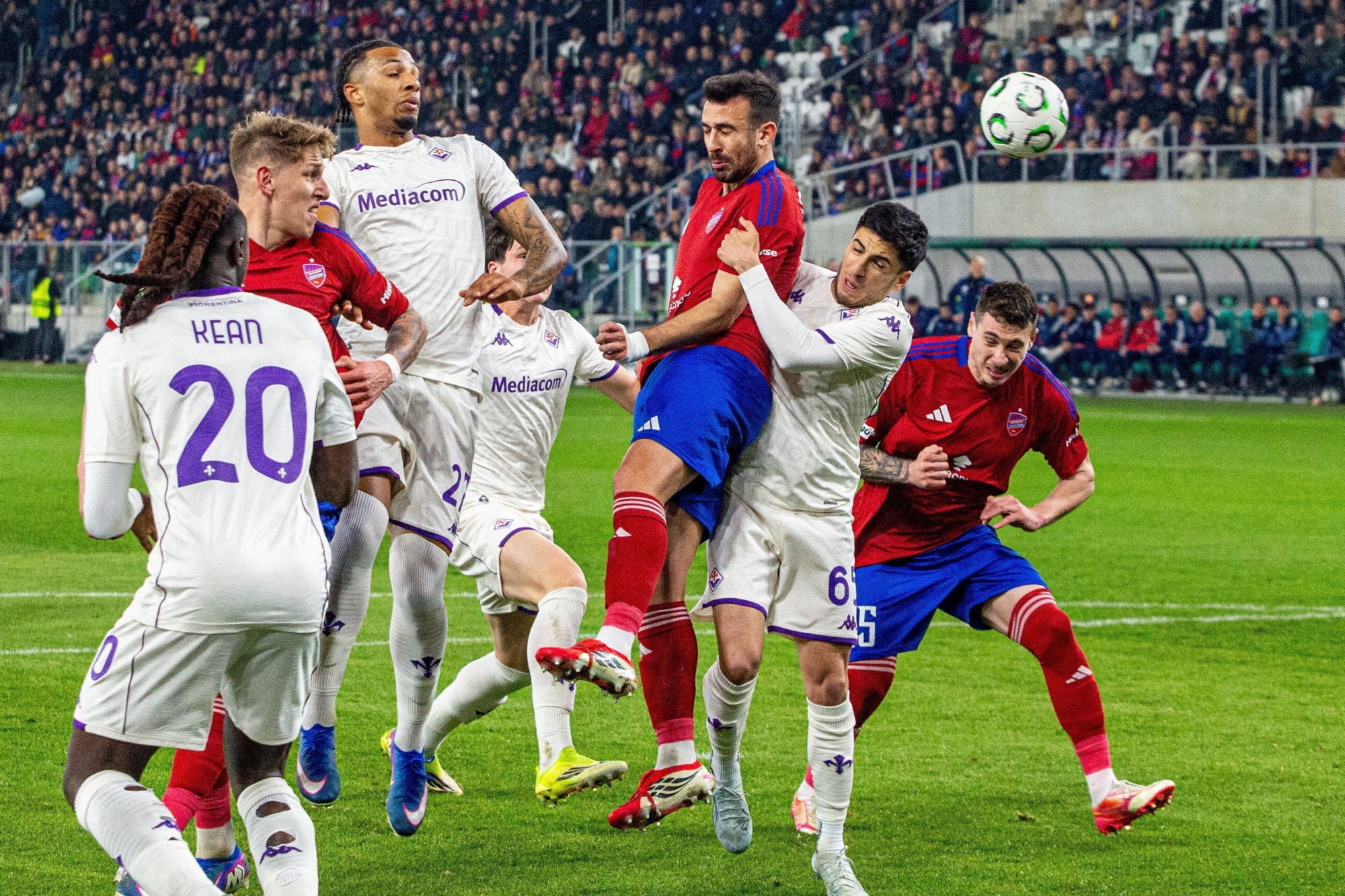 فيورنتينا يتأهل إلى ربع نهائي دوري المؤتمر الأوروبي