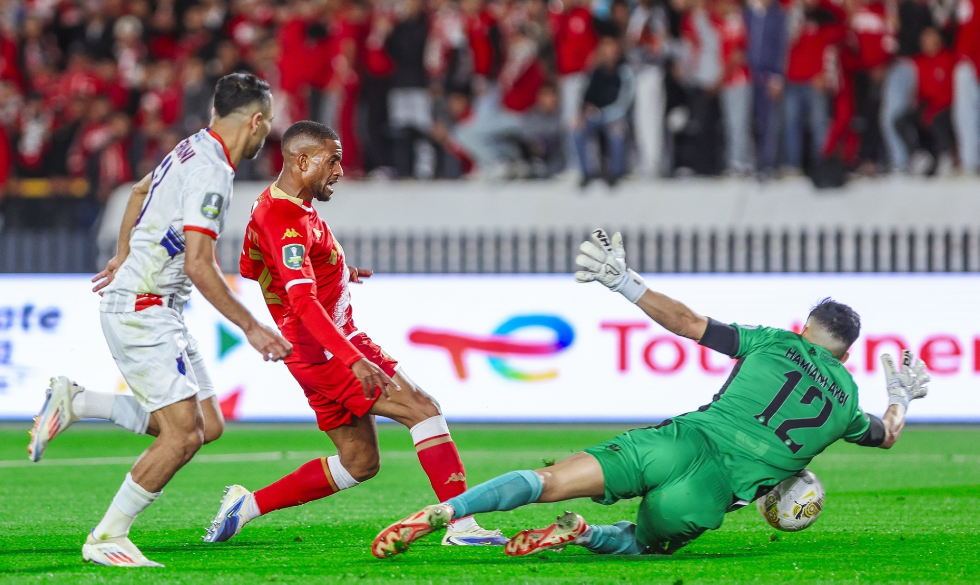 بنهاشم يرحل عن تدريب الوداد المغربي بالتراضي