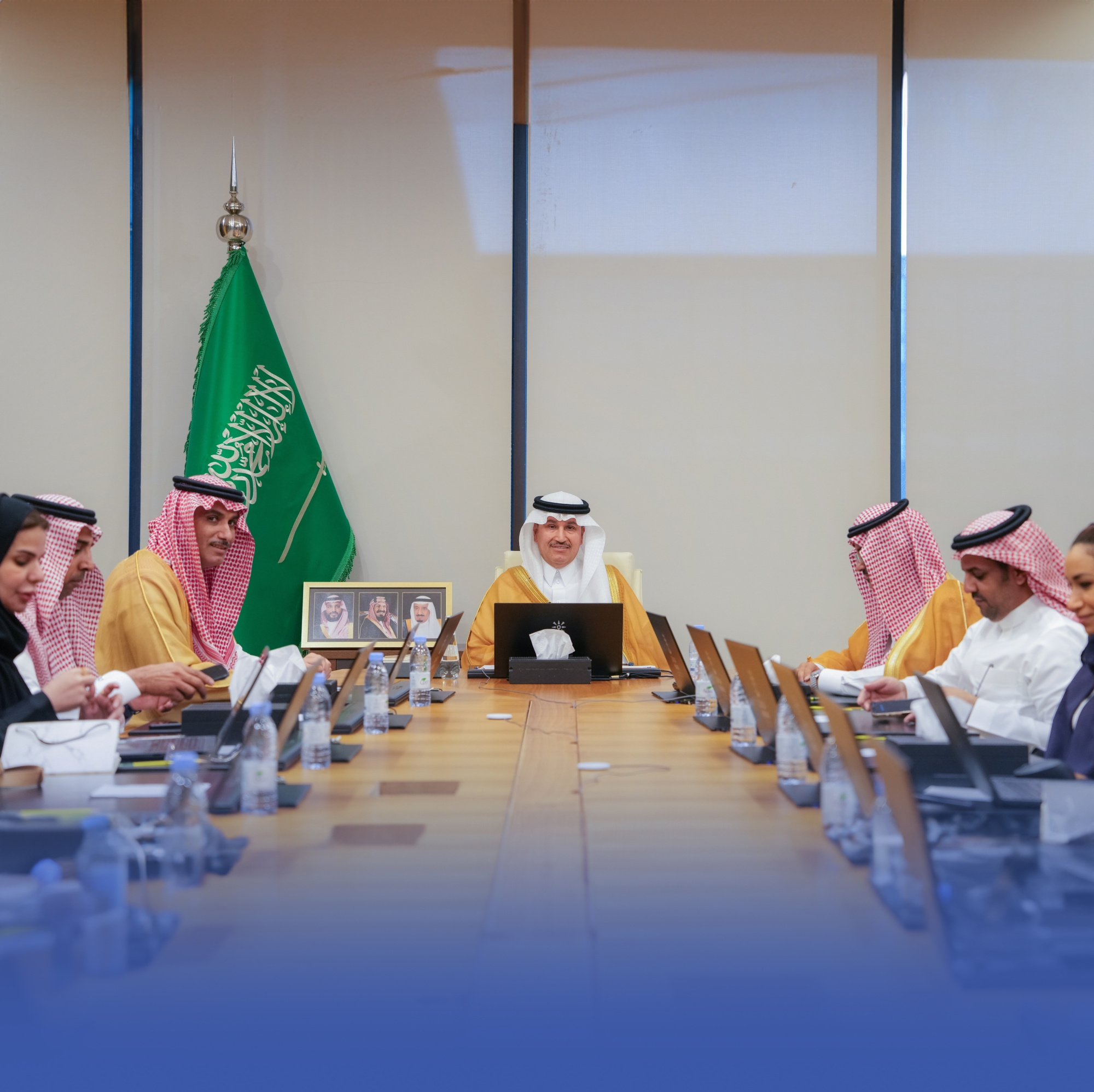 "النقل" ترفع العمر التشغيلي للشاحنات إلى 22 عامًا