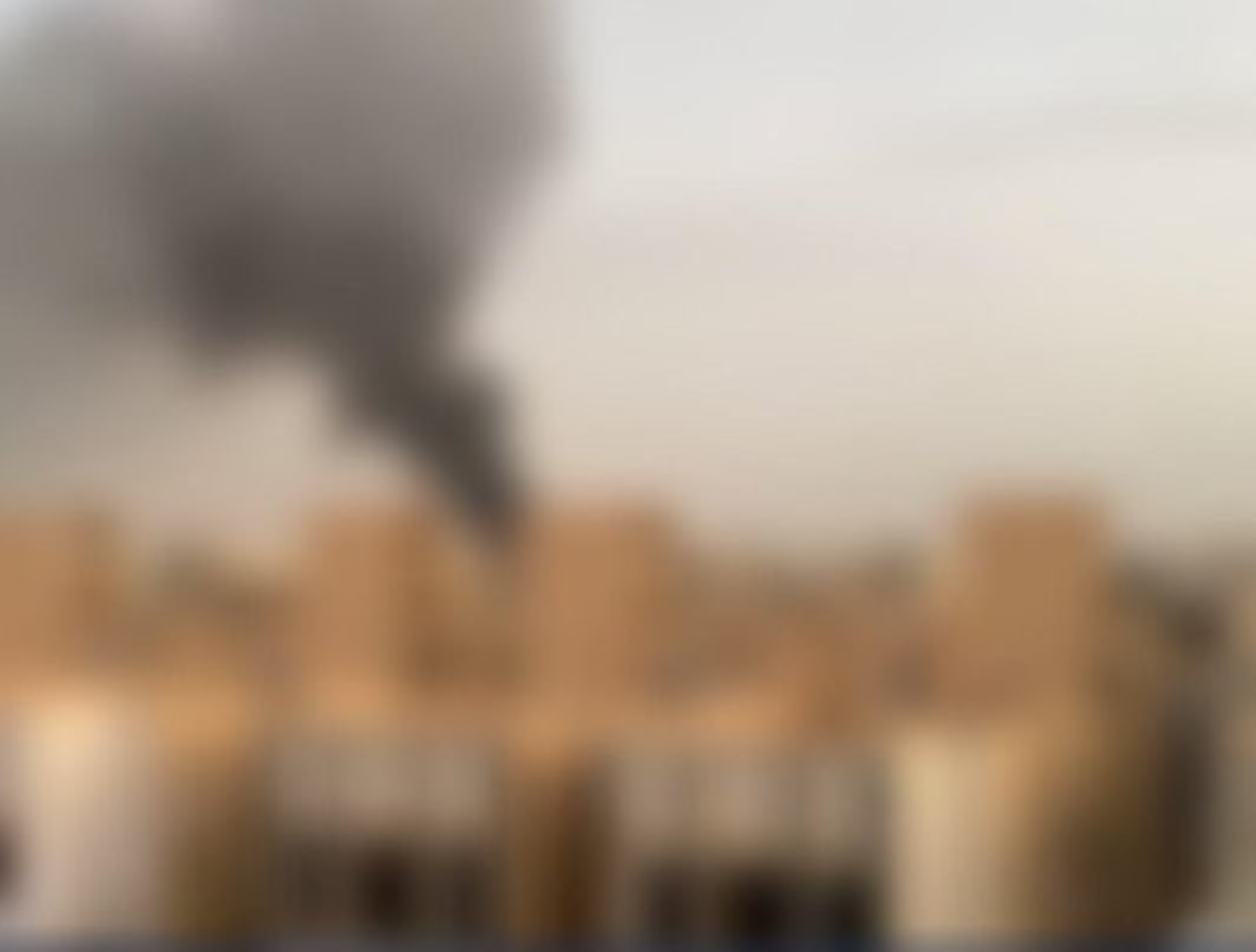 إخماد حريق في 3 محال لتصنيع الأثاث بالرياض