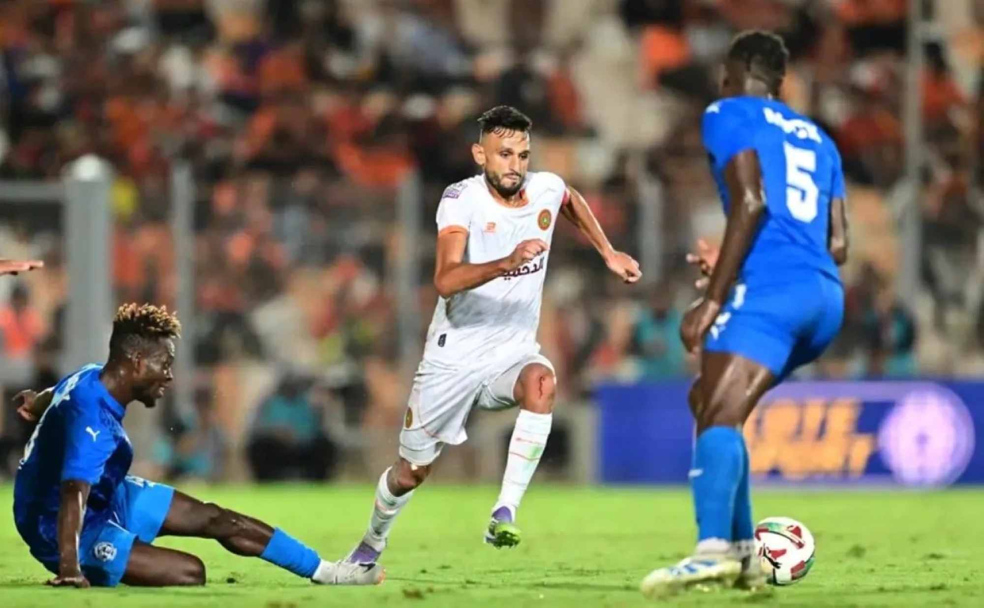 الهلال السوداني يطالب الكاف بتأجيل مباراة بركان والجيش الملكي