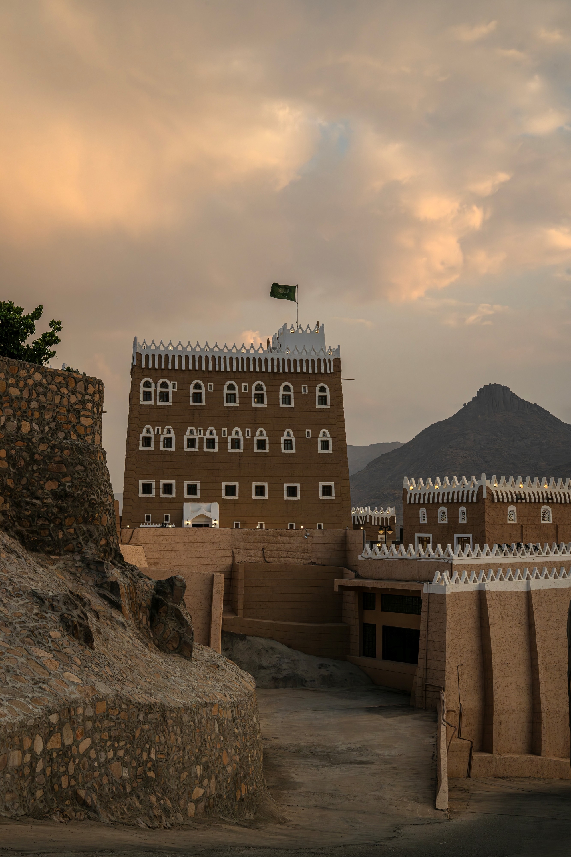 قصر العان.. إرث معماري في ثوب جمالي
