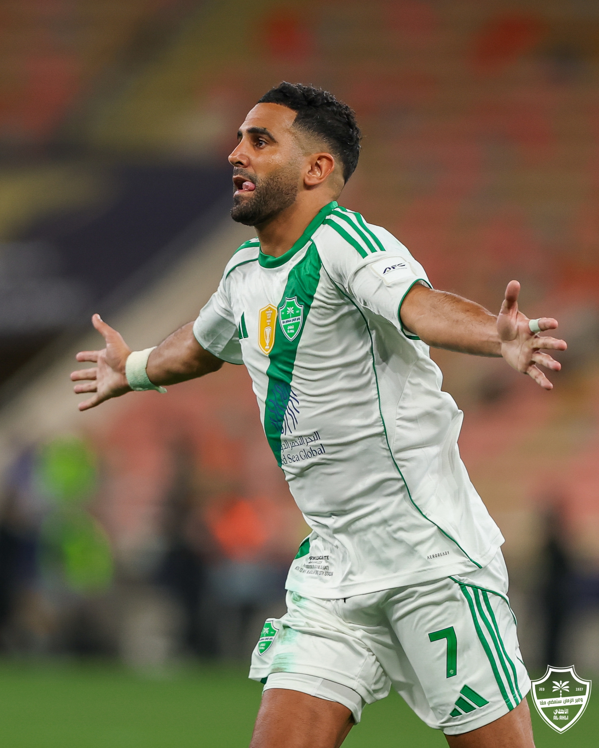 محرز بعد التأهل: الجمهور سر قوتنا ونعدهم بالأفضل