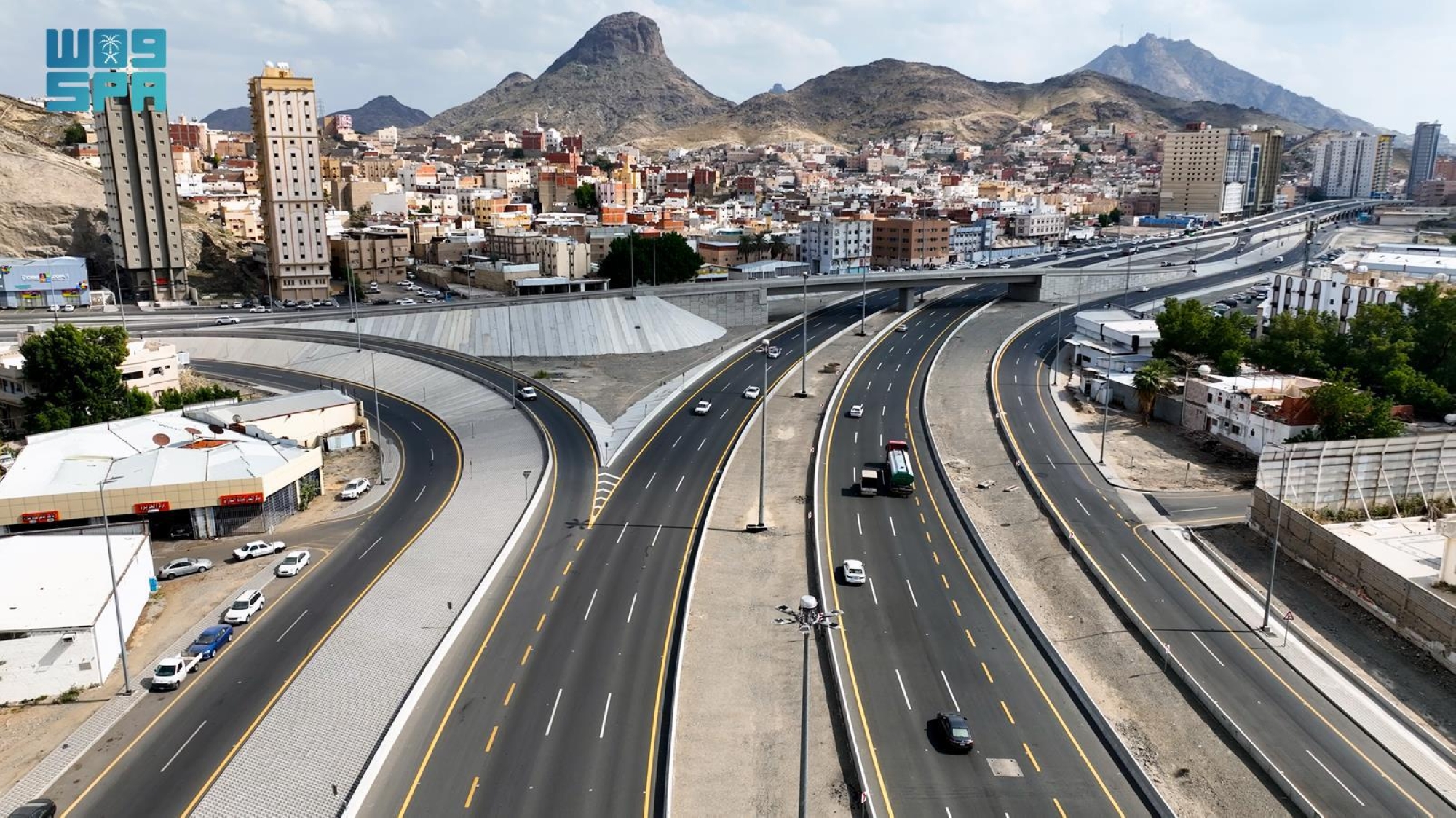 إنجاز معظم مشروع الطريق الدائري الثالث بمكة
