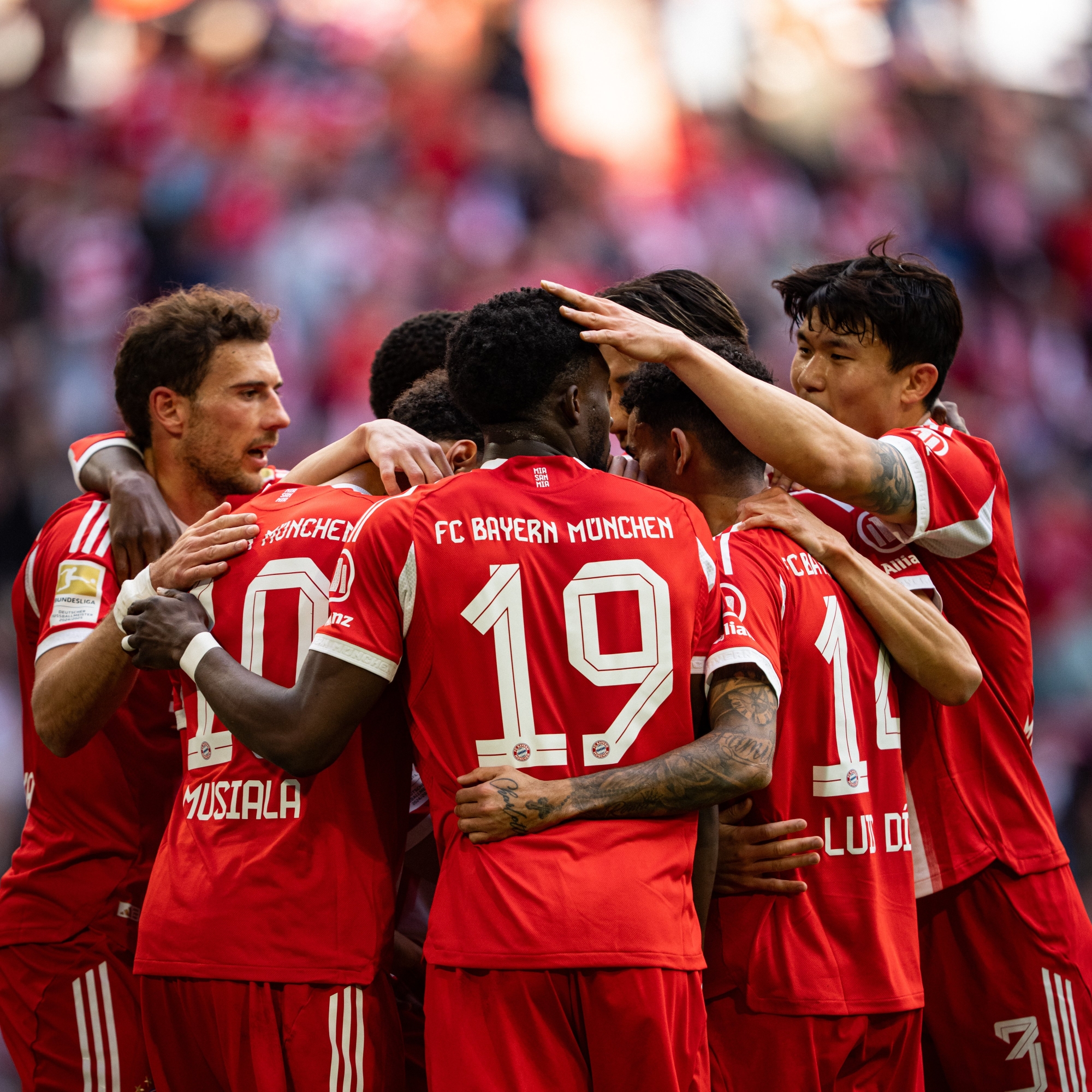 بايرن يحسم لقب الدوري الألماني بعد الفوز على شتوتجارت