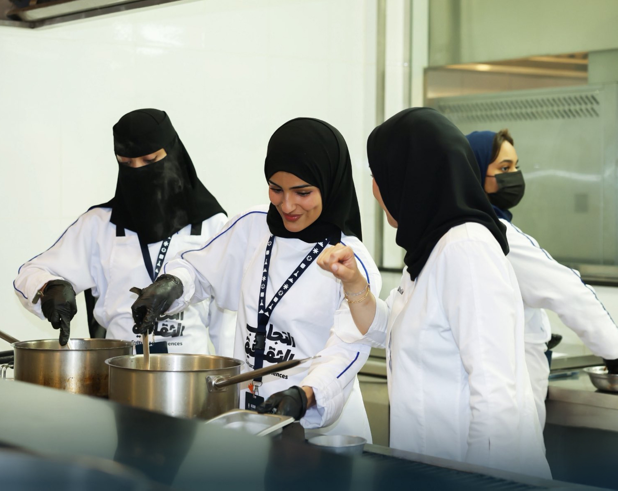 نكهات تحكي التراث.. وتجارب تُعيد إحياء المطبخ السعودي