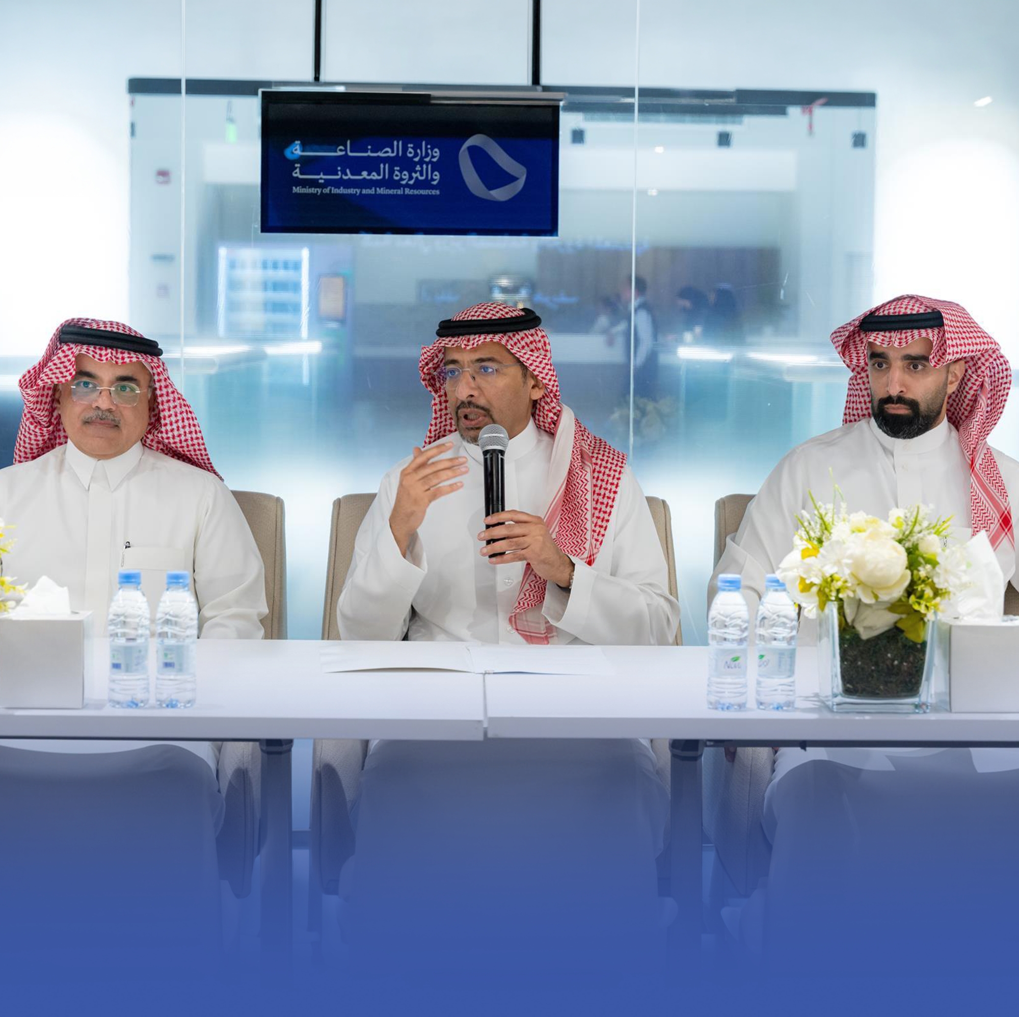 "الصناعة" تستعرض الفرص الاستثمارية في المشروعات الكبرى