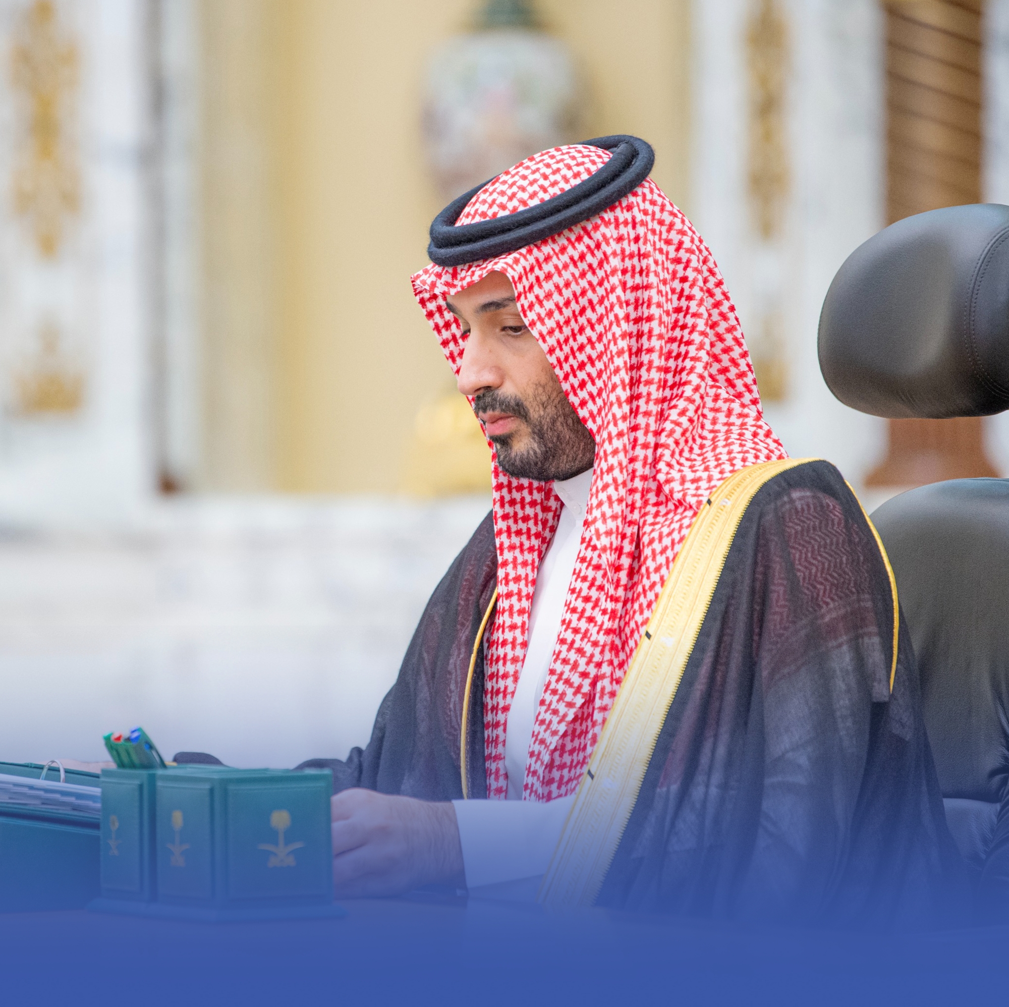 "الوزراء" يقرّ قواعد التعاقد مع السعوديين في الخارج وسلّم الأجور