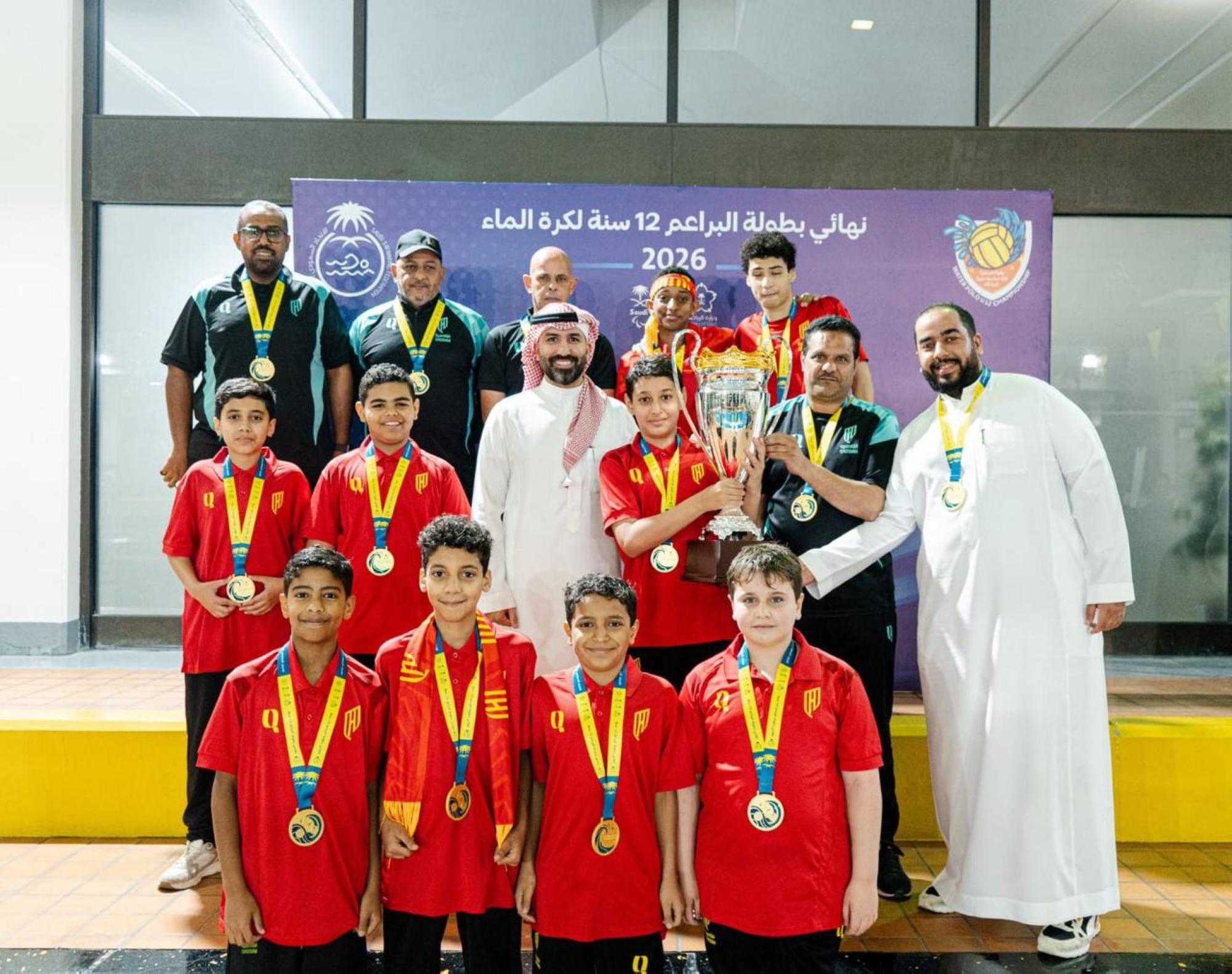 القادسية يتوج بكأس بطولة البراعم لكرة الماء