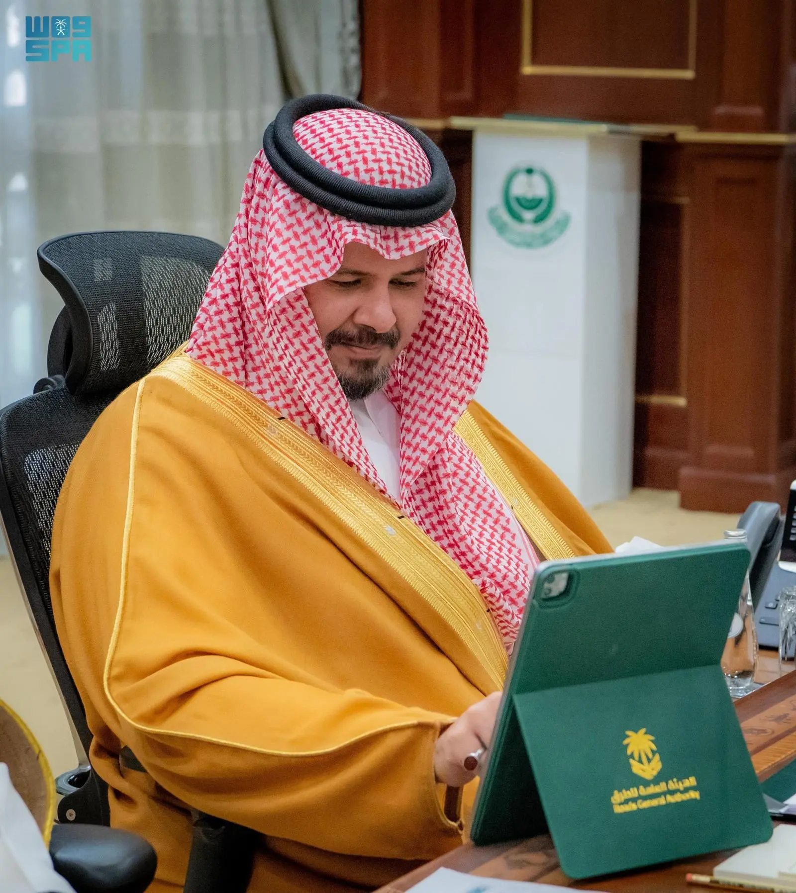 أمير المدينة المنورة يدشّن 10 مشروعات للطرق