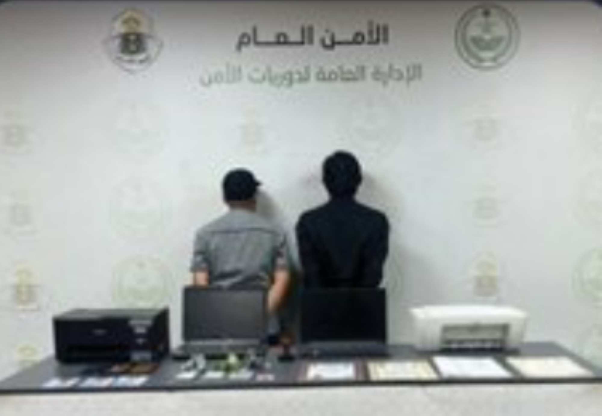 القبض على 3 أشخاص بحوزتهم تصاريح مزوّرة لدخول مكة