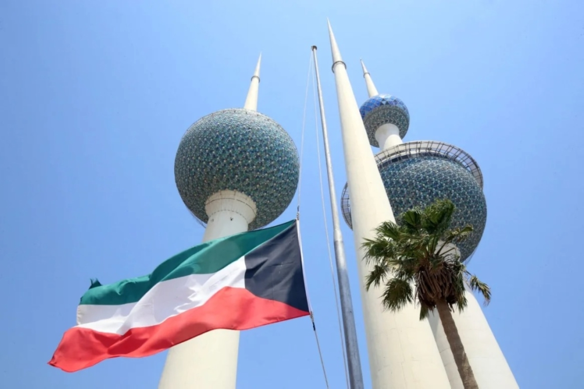 الكويت تعلن التعامل مع عدد من المسيّرات المعادية