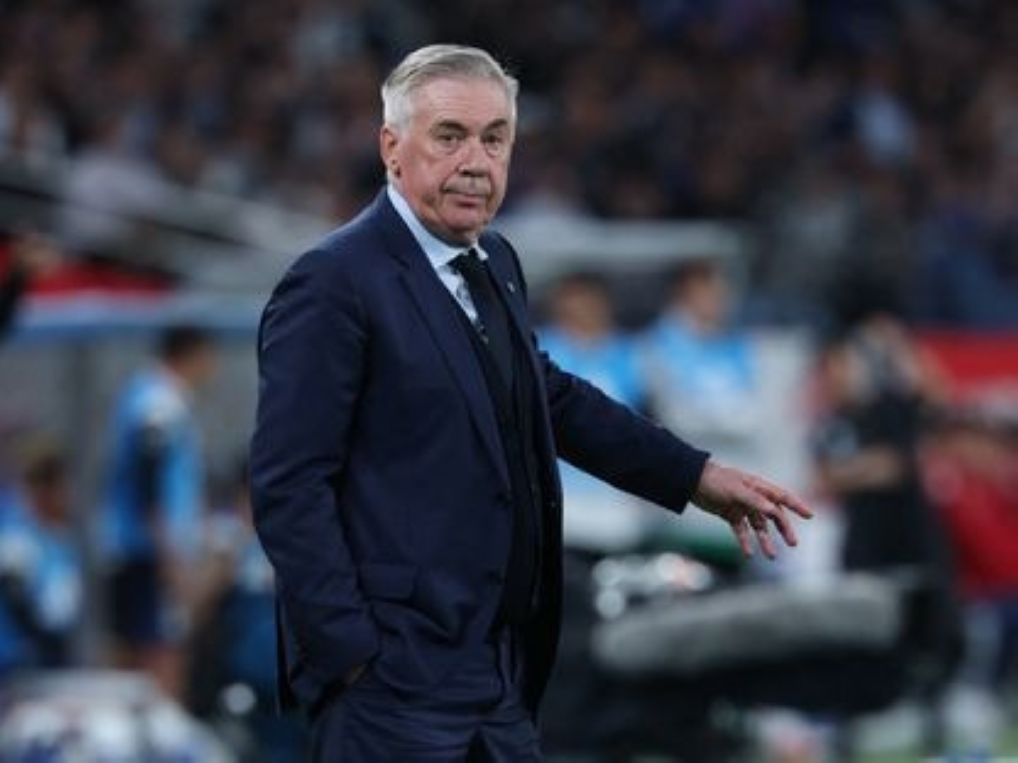 أنشيلوتي يدعو البرازيل لتحويل قلق كأس العالم إلى فرح