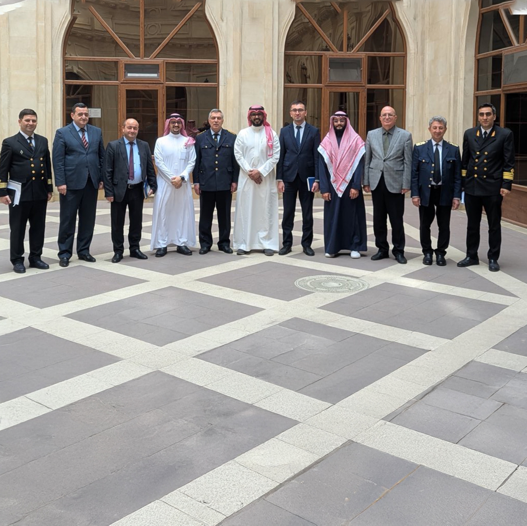 تعزيز التعاون البحري بين المملكة وأذربيجان