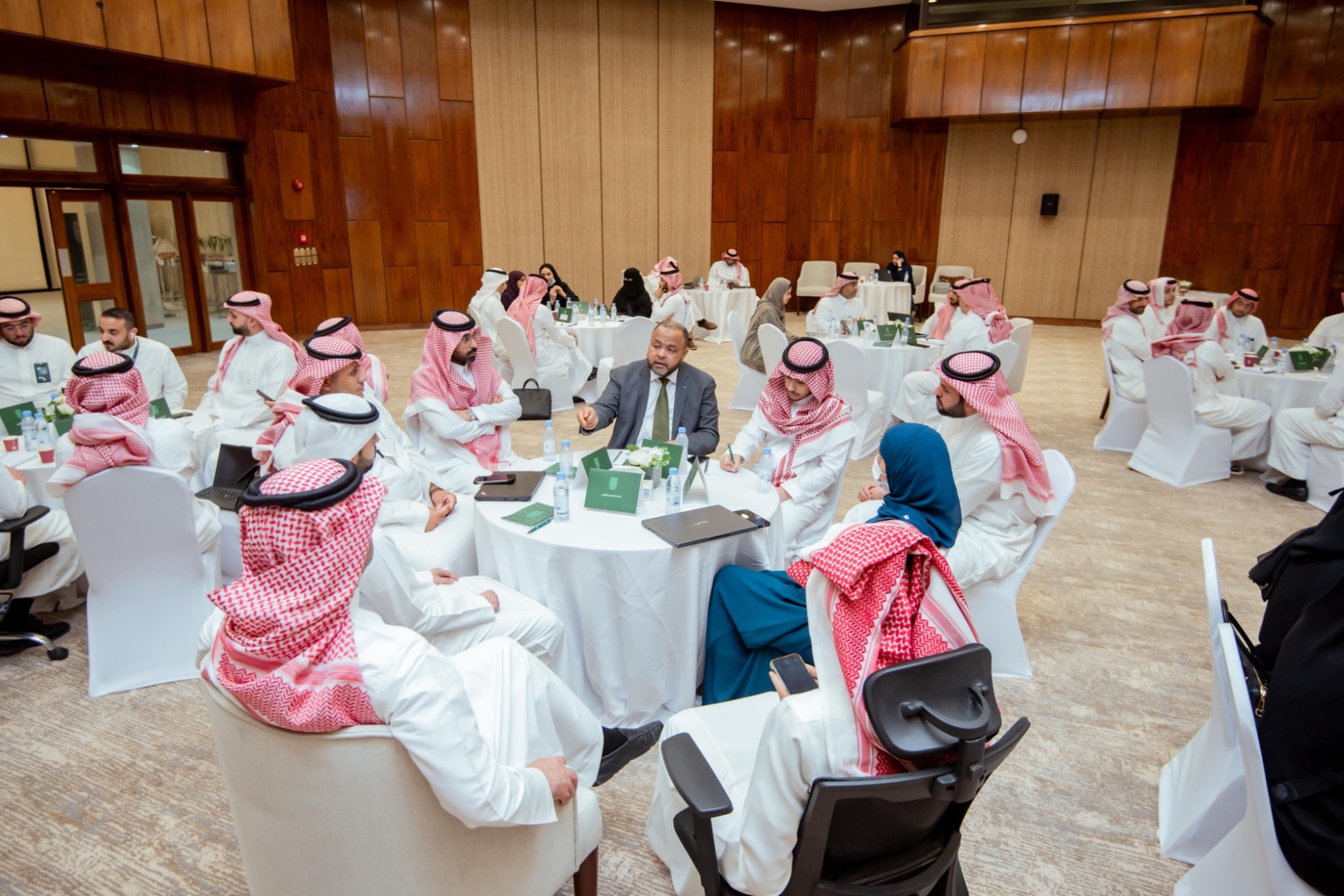 ختام ورشتي عمل تحديات اللائحة الأساسية للاتحادات الرياضية