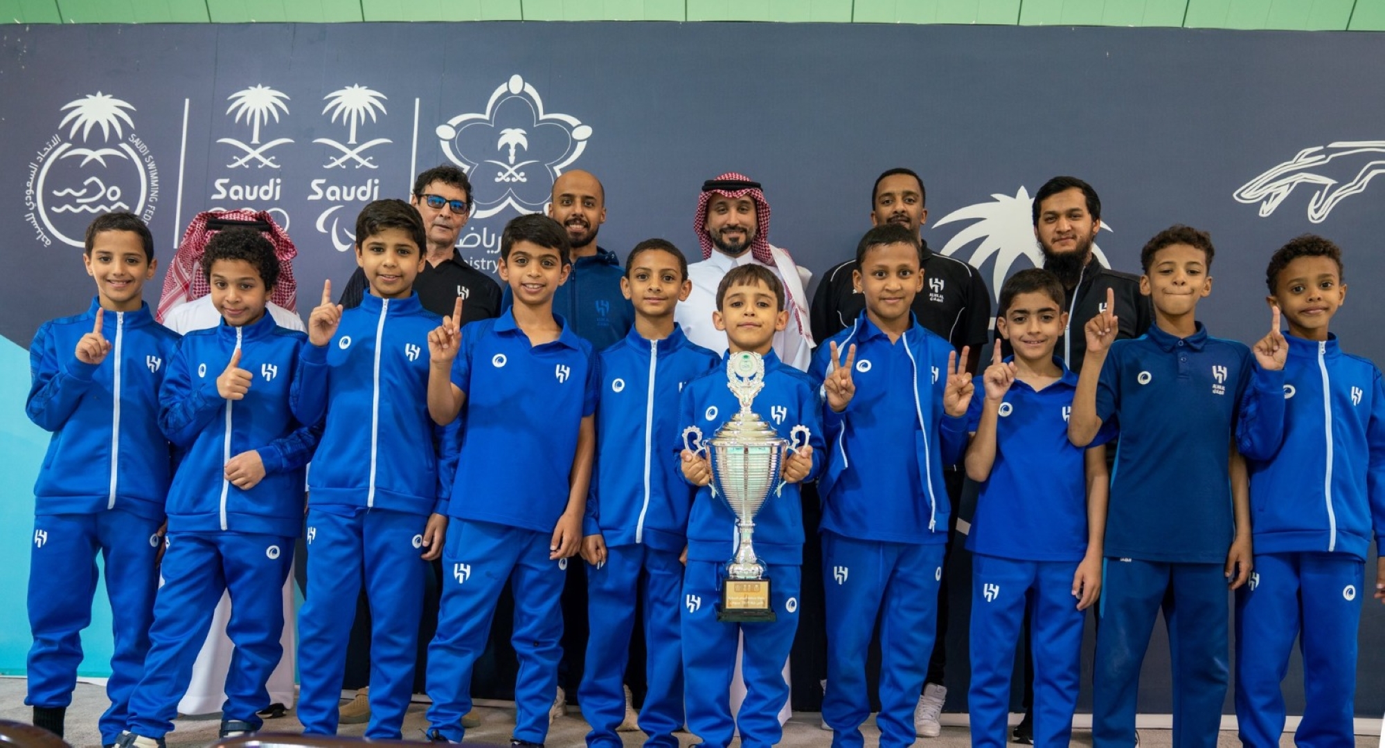 سباحو الهلال يتوجون بكأس أندية الرياض