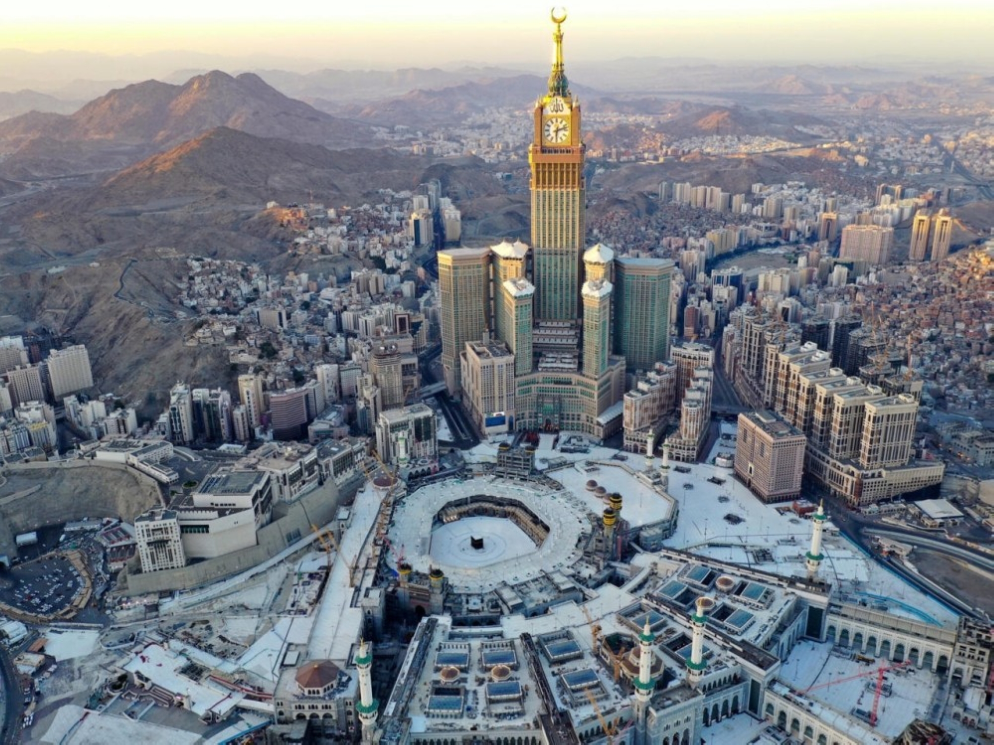 خدمة ضيوف الرحمن.. من عهد المؤسس إلى الرؤية