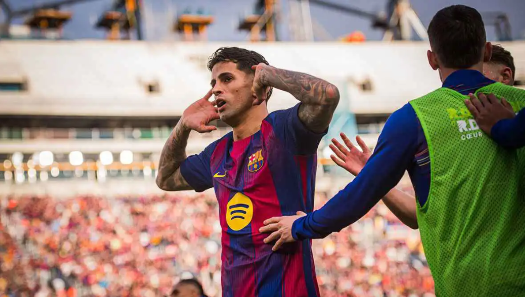 برشلونة متمسك بضم كانسيلو نهائيًا من الهلال
