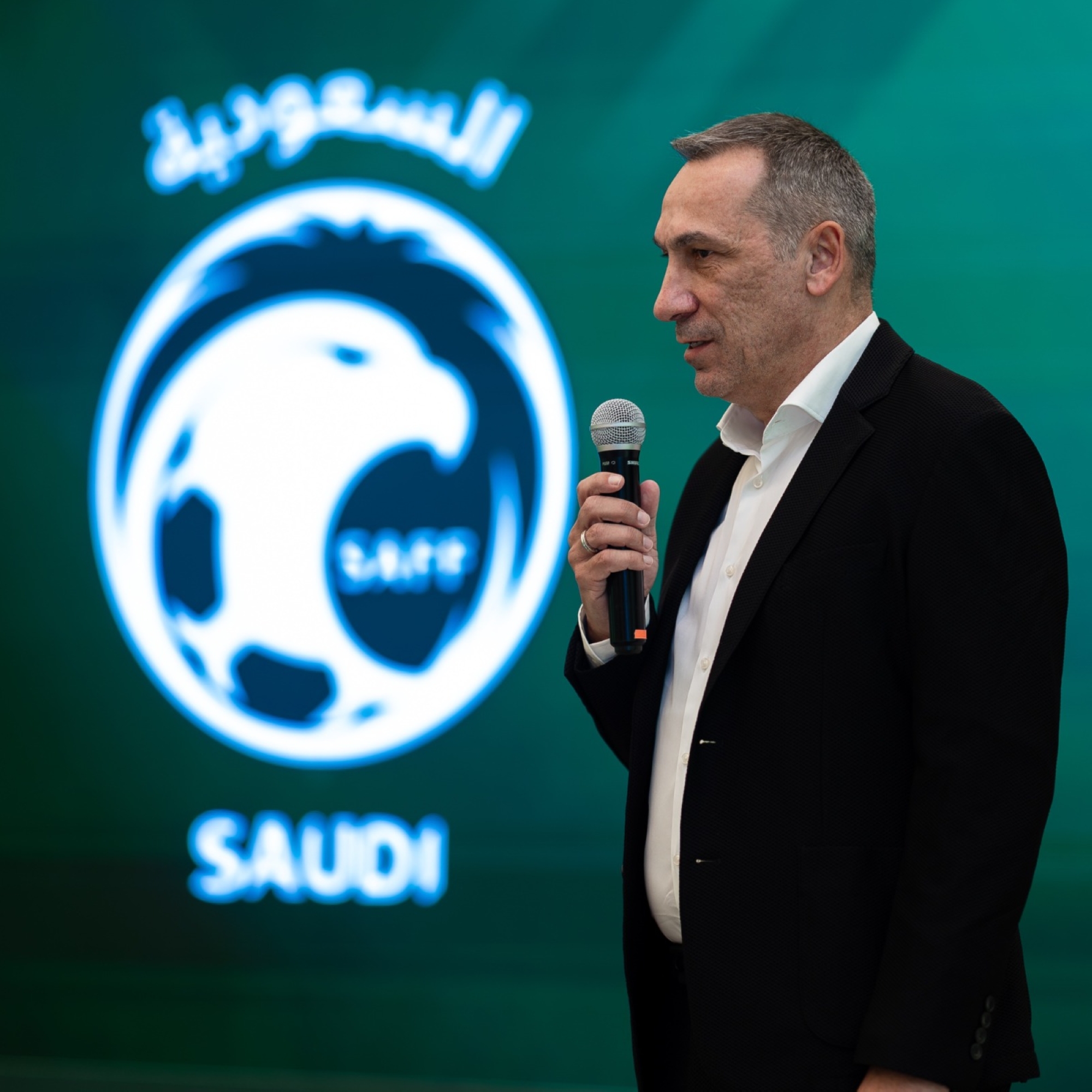 دونيس يعلن قائمة الأخضر للمعسكر الإعدادي لكأس العالم