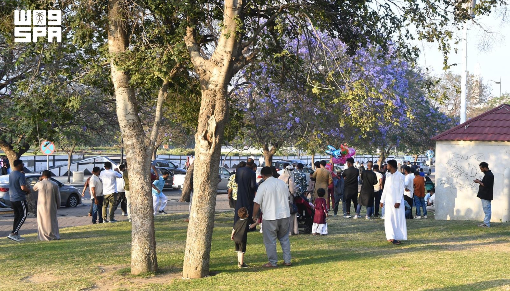 الطبيعة والمتنزهات تجذبان العائلات خلال العيد