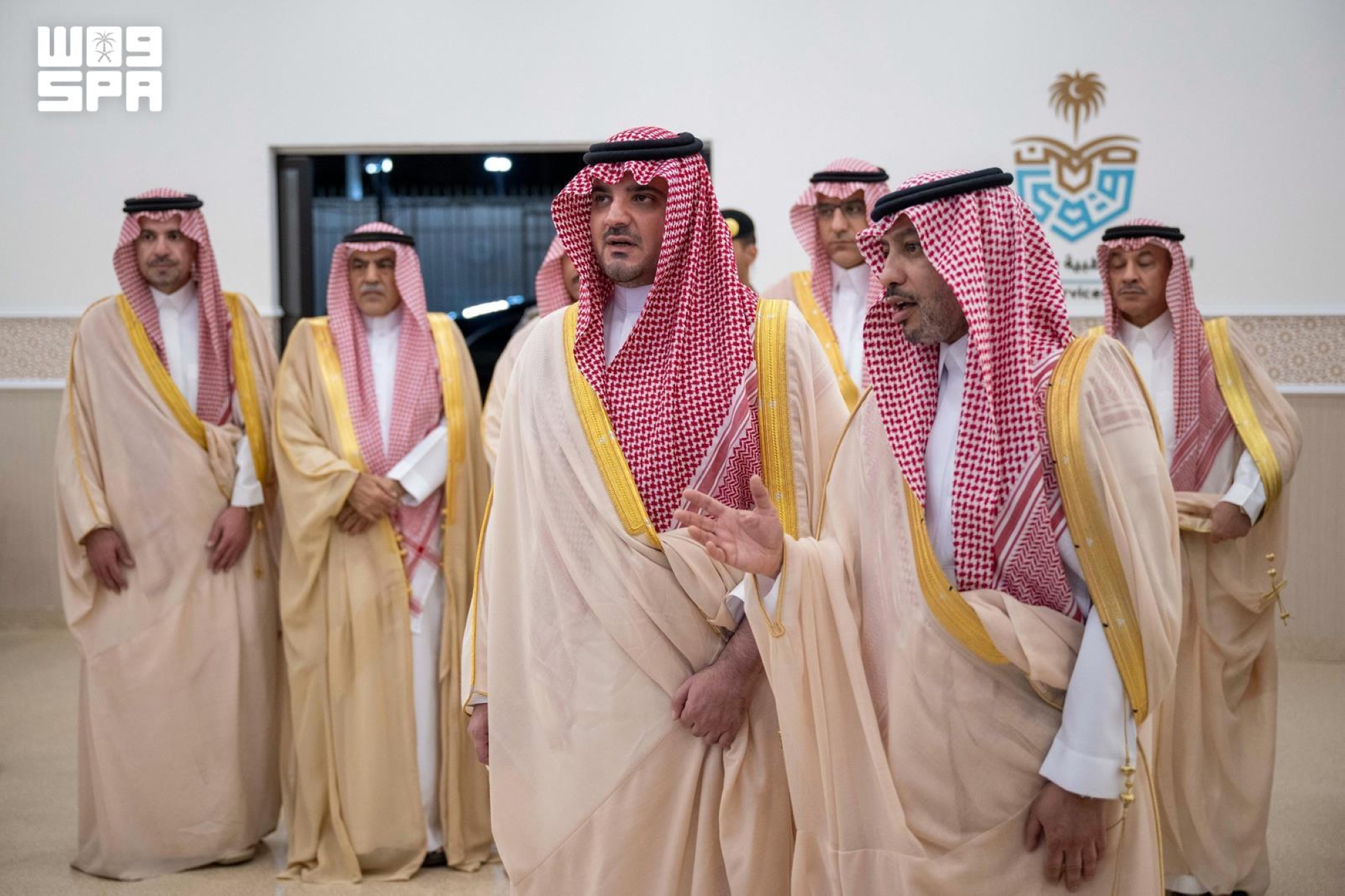 وزير الداخلية يتابع سير الخدمات الصحية بالمشاعر