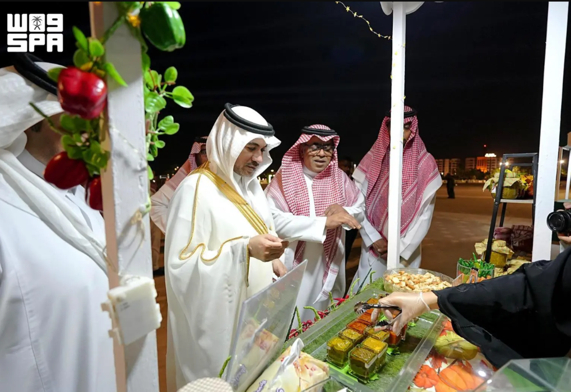 موسم الزهور الصيفي ينعش الواجهة البحرية في الدمام