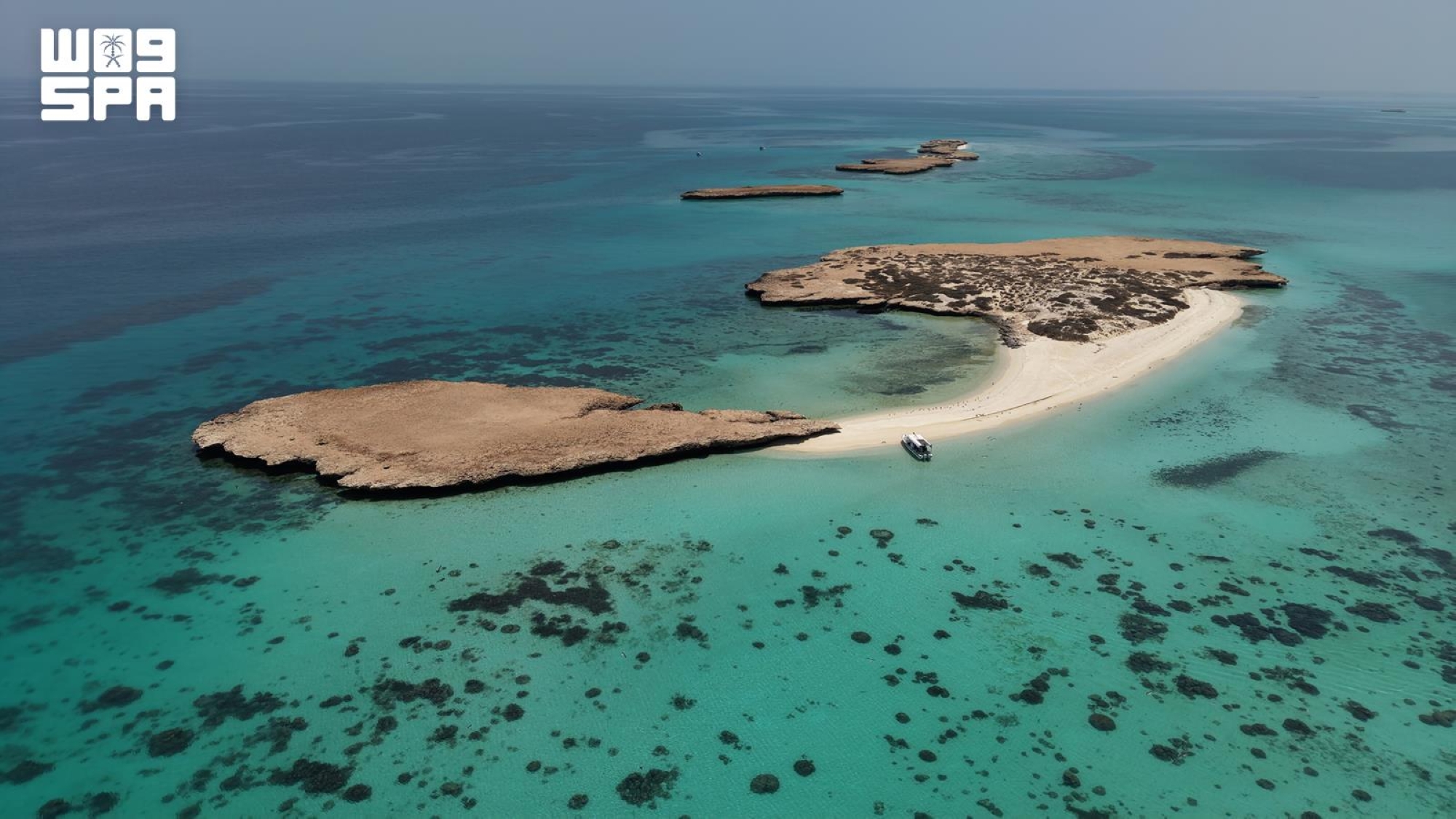 على بُعد 10 كيلومترات شرق جزيرة فرسا