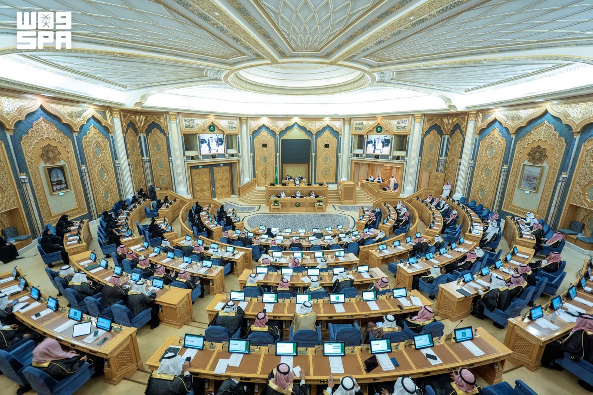 خصوصًا التزييف العميق