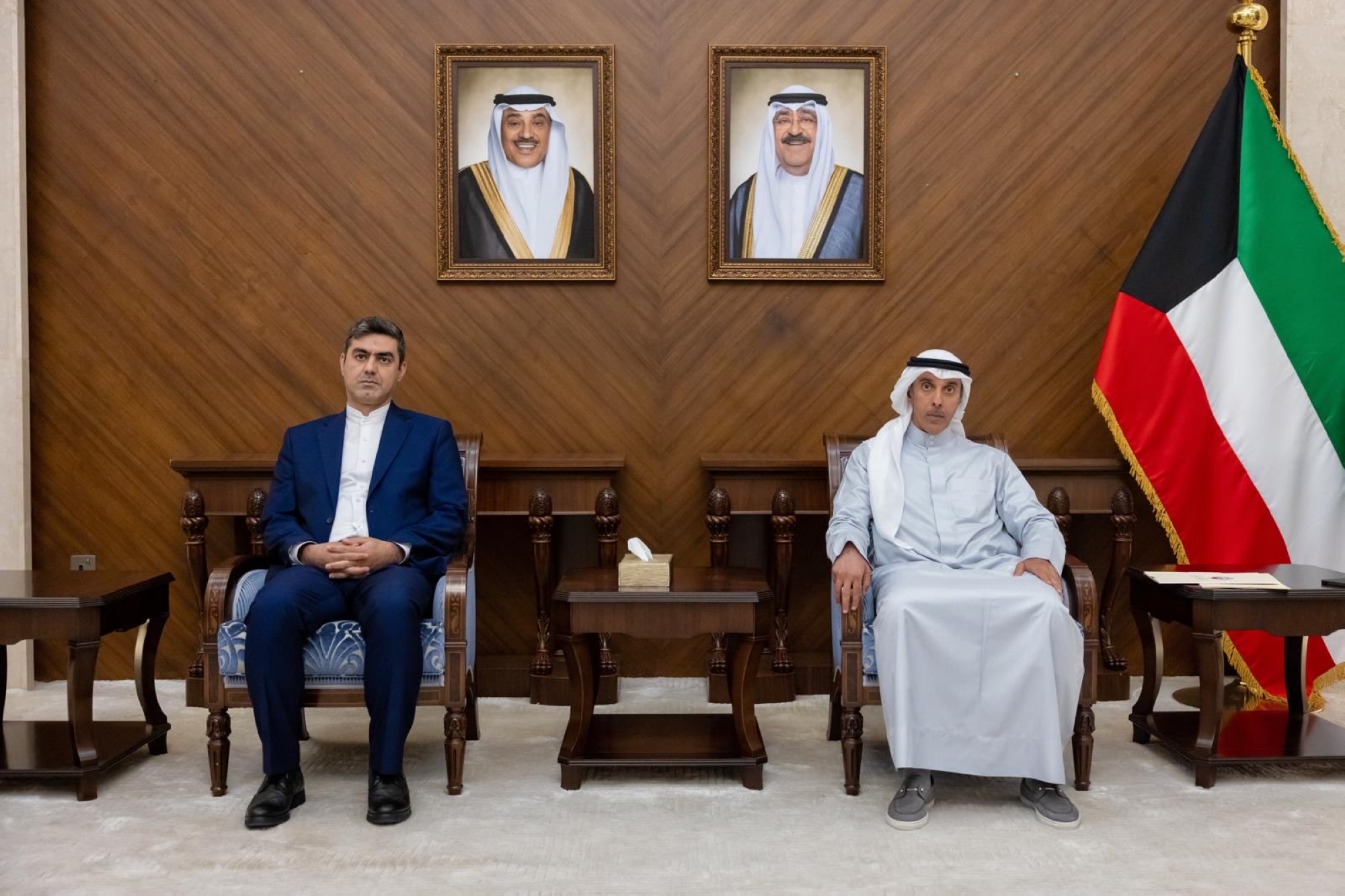 الكويت تستدعي ممثل سفارة إيران وتُبلغه بتخفيض أعضائها