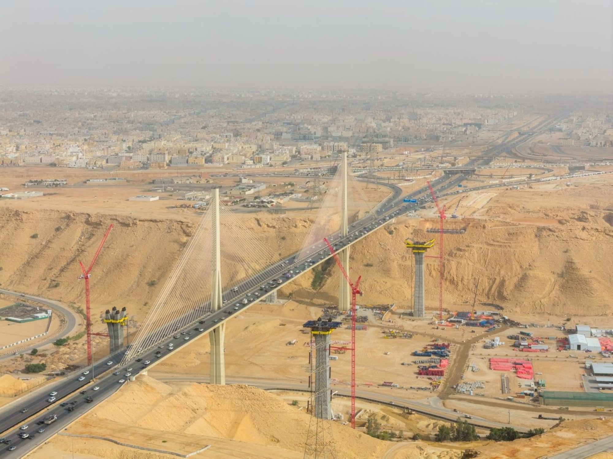 إنجاز 28% من مشروع الجسرين الموازيين للجسر المعلّق