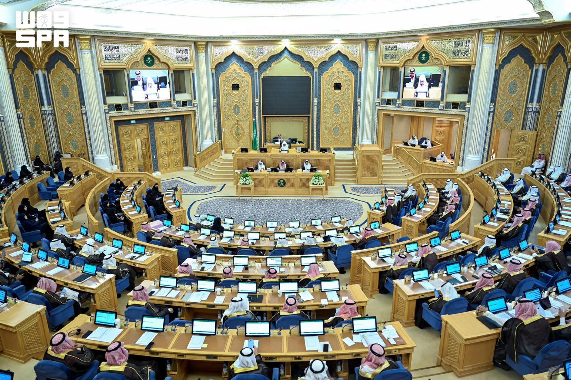 مُطالبة شورية بتركيب إنارة على الطرق بين المناطق