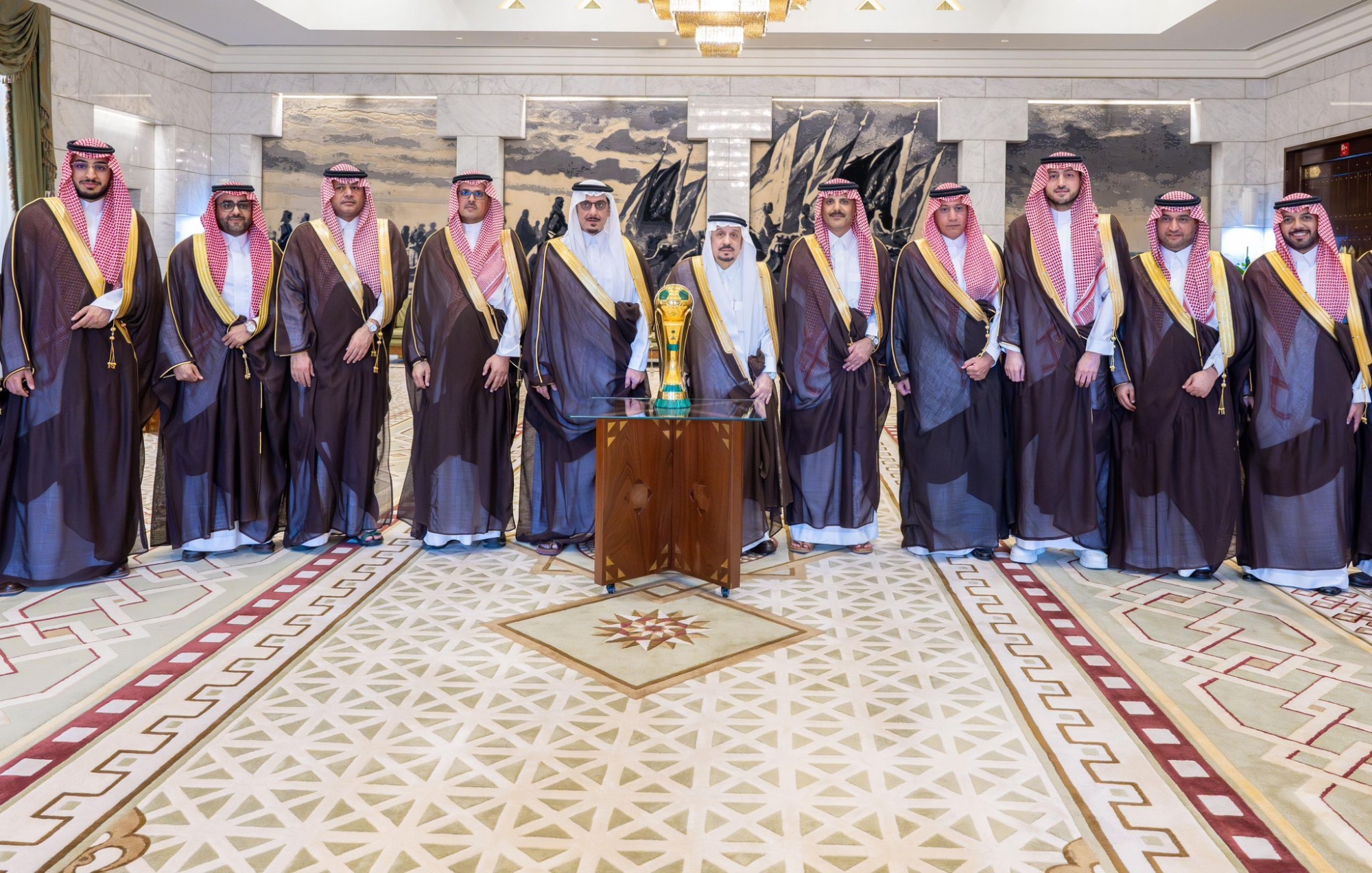 أمير الرياض يهنئ الهلال بتحقيق كأس الملك