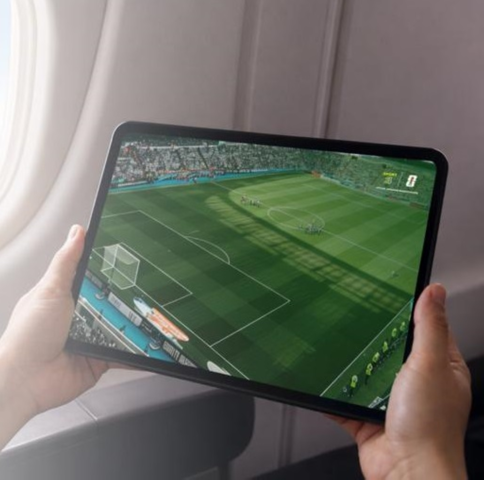 "الخطوط السعودية" تُبرم اتفاقية لبث كأس العالم جوّاً