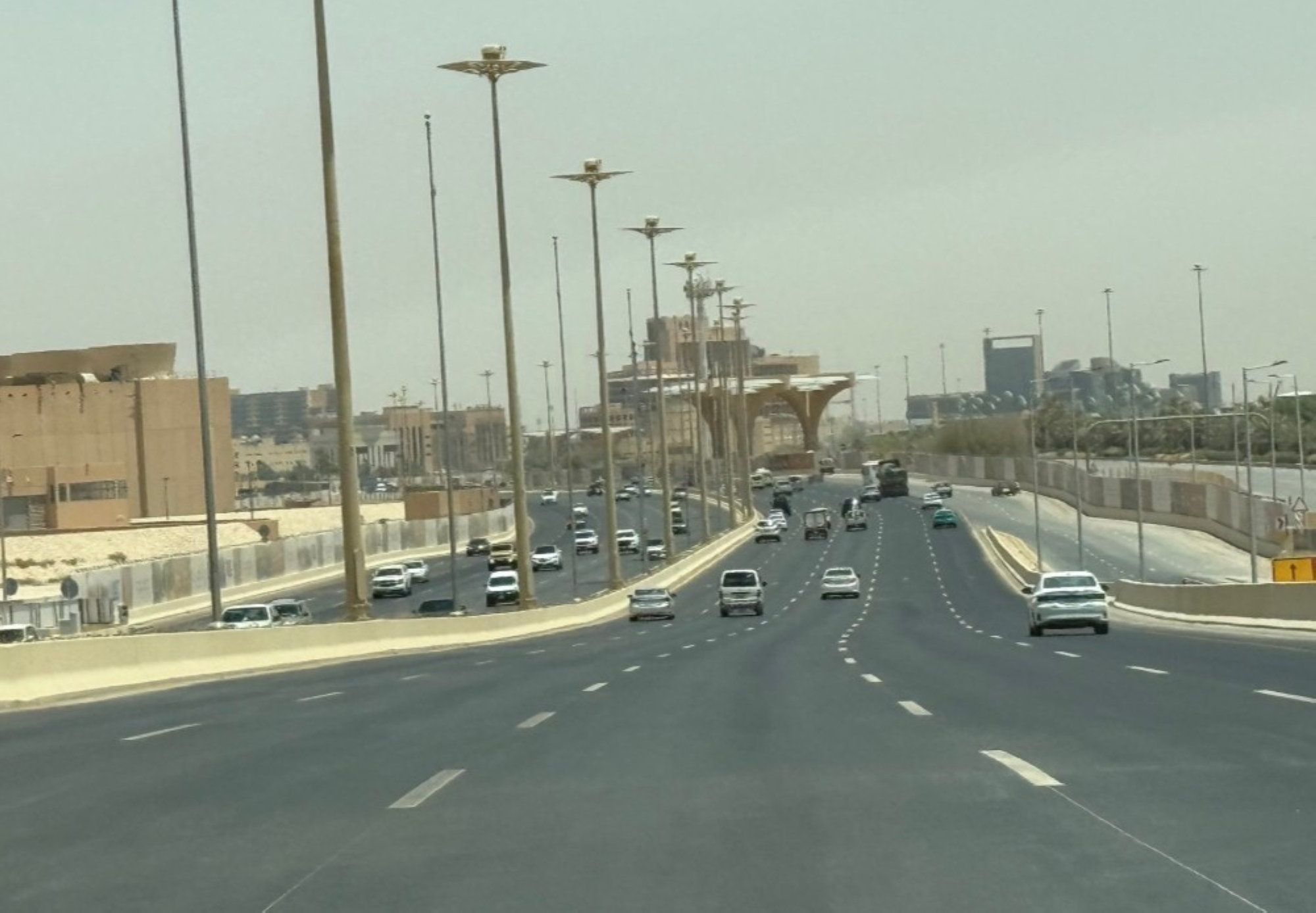 إغلاق المخرج المؤدّي إلى طريق الملك خالد بالدرعية