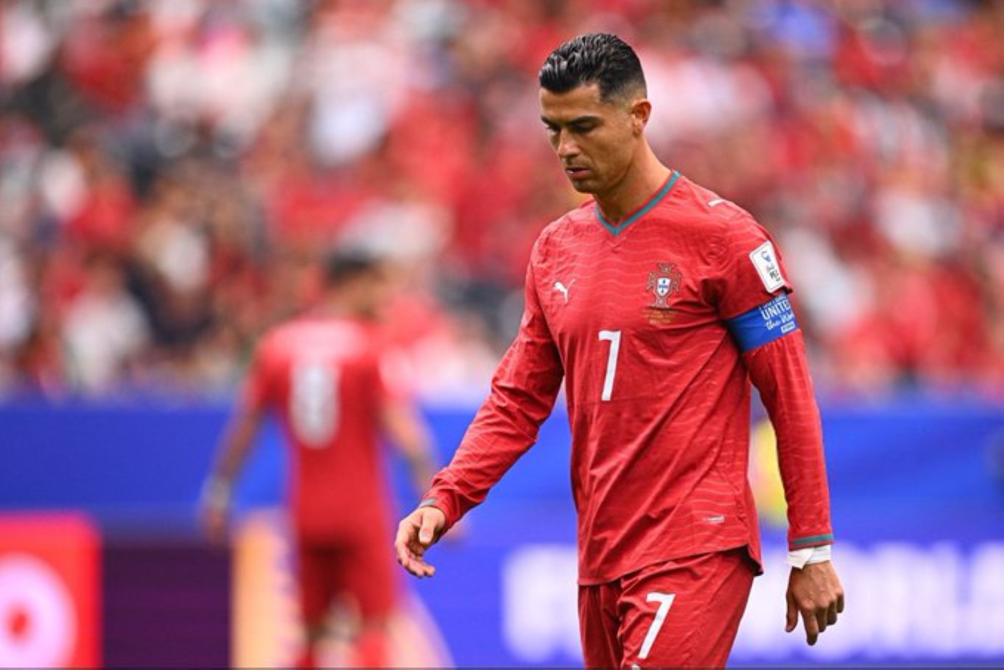 بعد التعادل مع البرتغال.. لاعب الكونغو يقلل من خطورة رونالدو