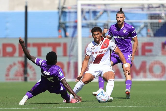 تورينو يقلب الطاولة على فيورنتينا ويحصد فوزه الأول في الدوري الإيطالي